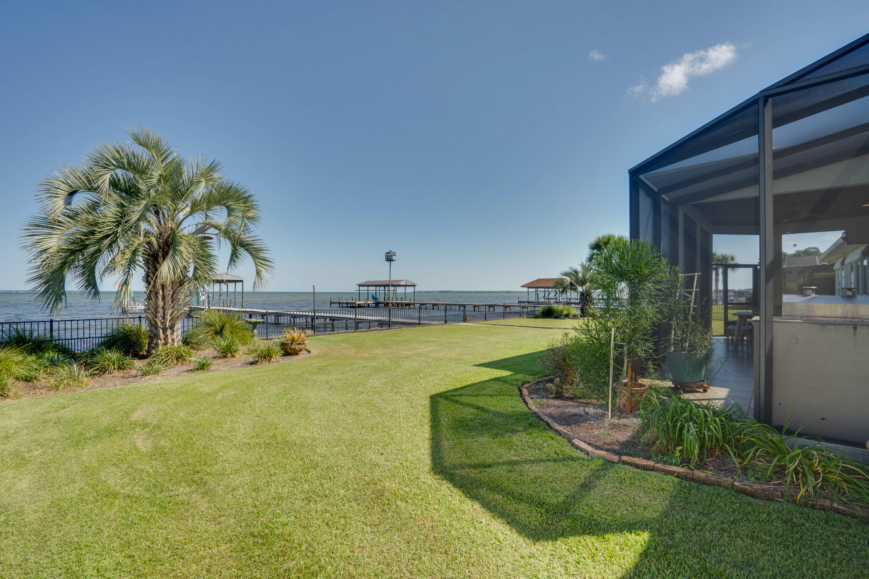 HOLIDAY SHORES ESTATES - Residential