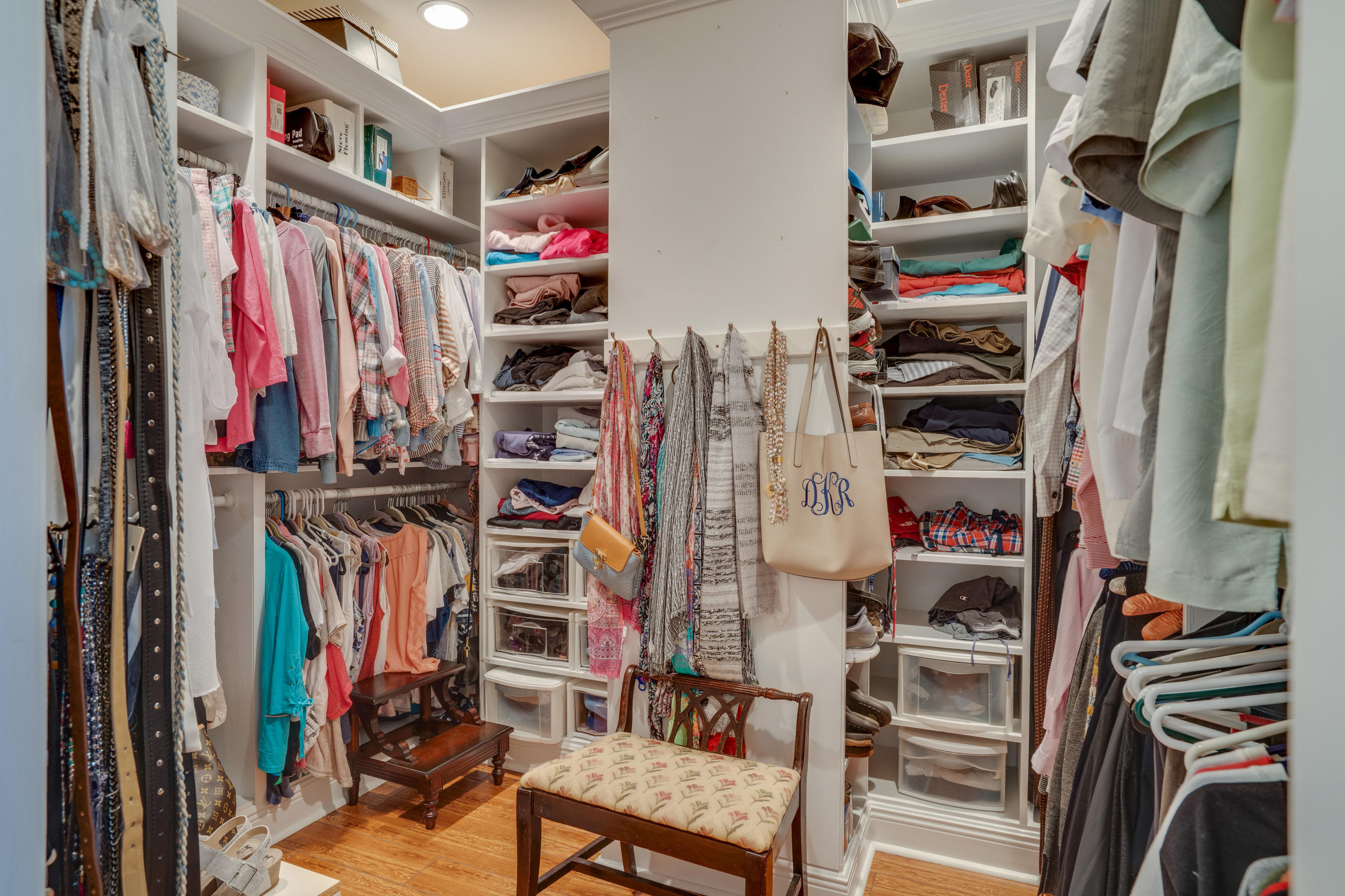 HOLIDAY SHORES ESTATES - Residential