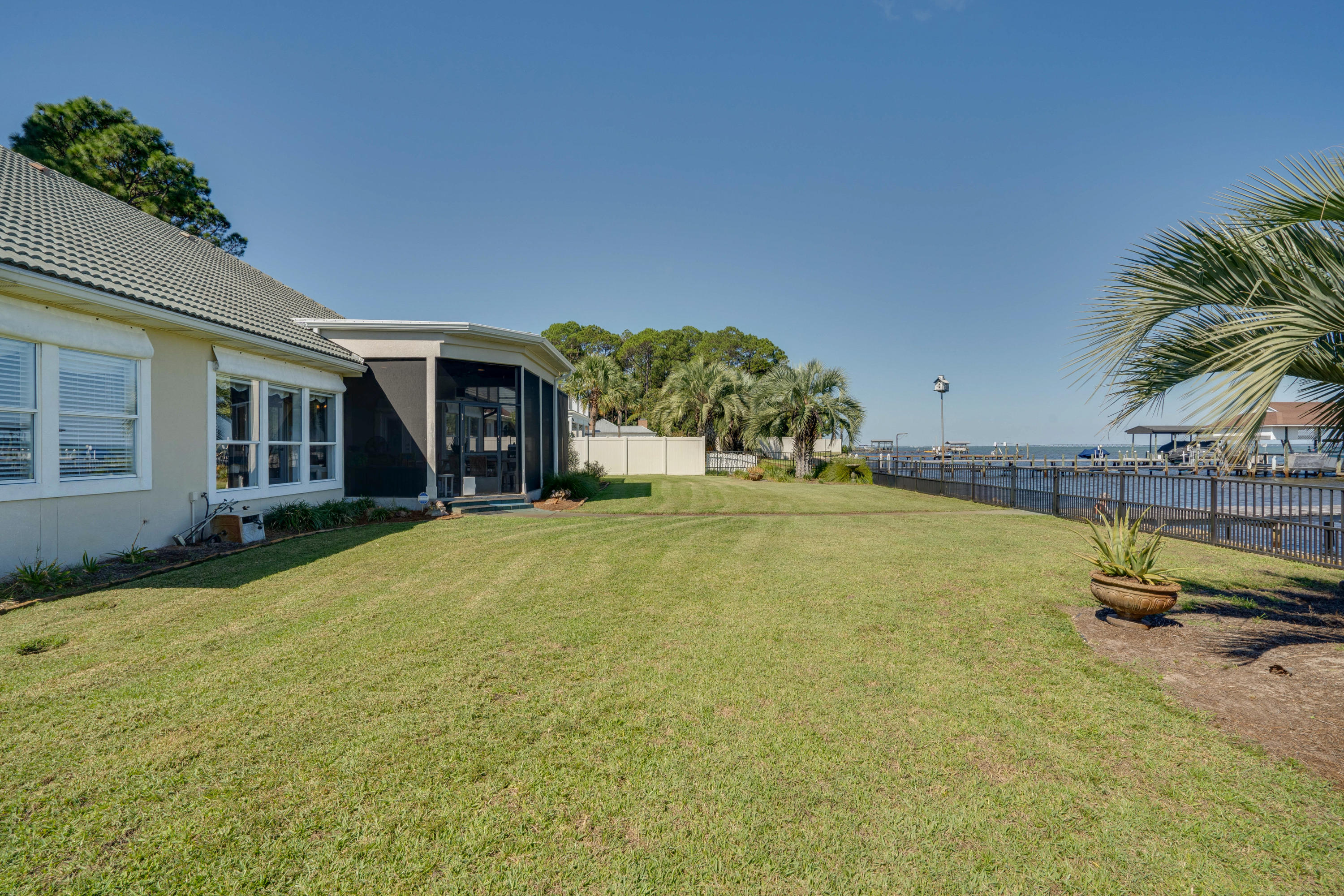 HOLIDAY SHORES ESTATES - Residential