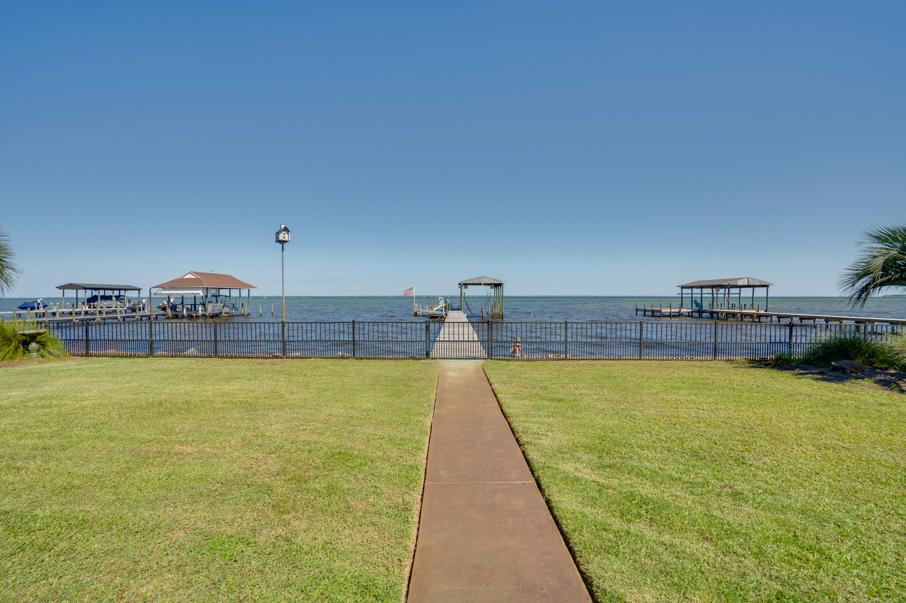 HOLIDAY SHORES ESTATES - Residential