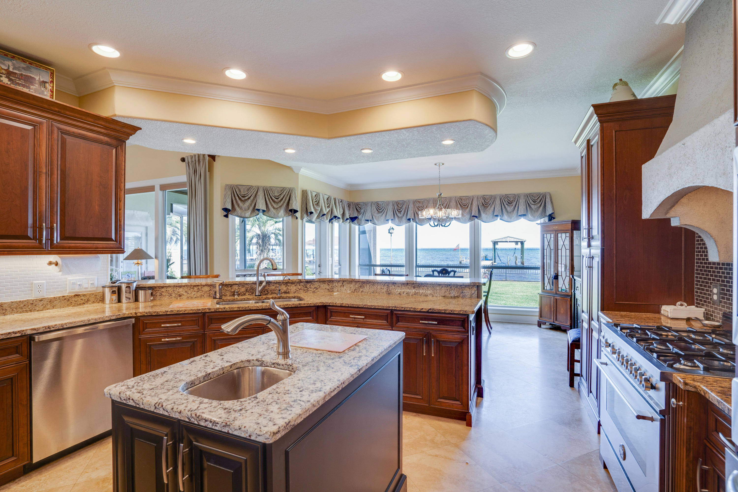 HOLIDAY SHORES ESTATES - Residential