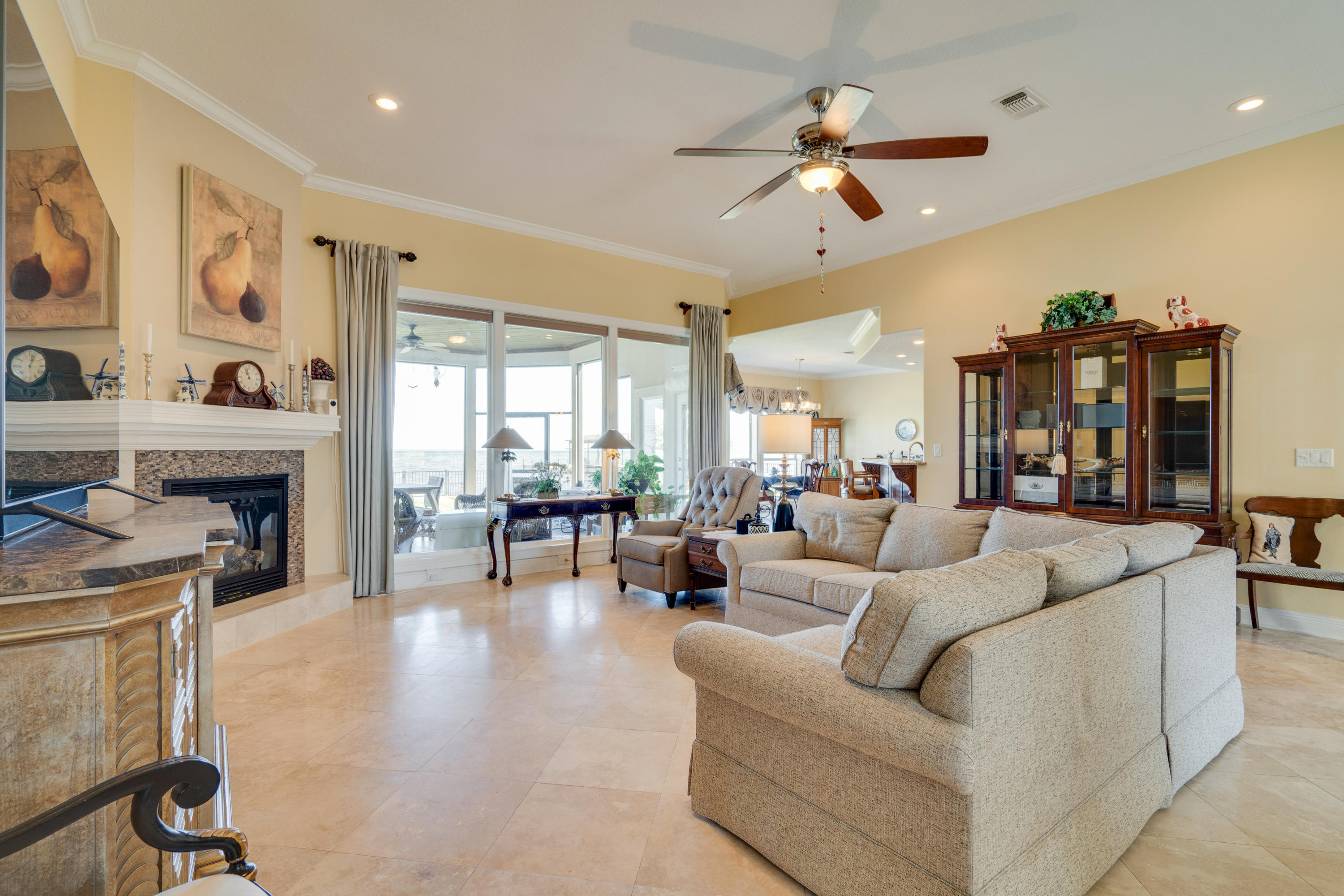 HOLIDAY SHORES ESTATES - Residential