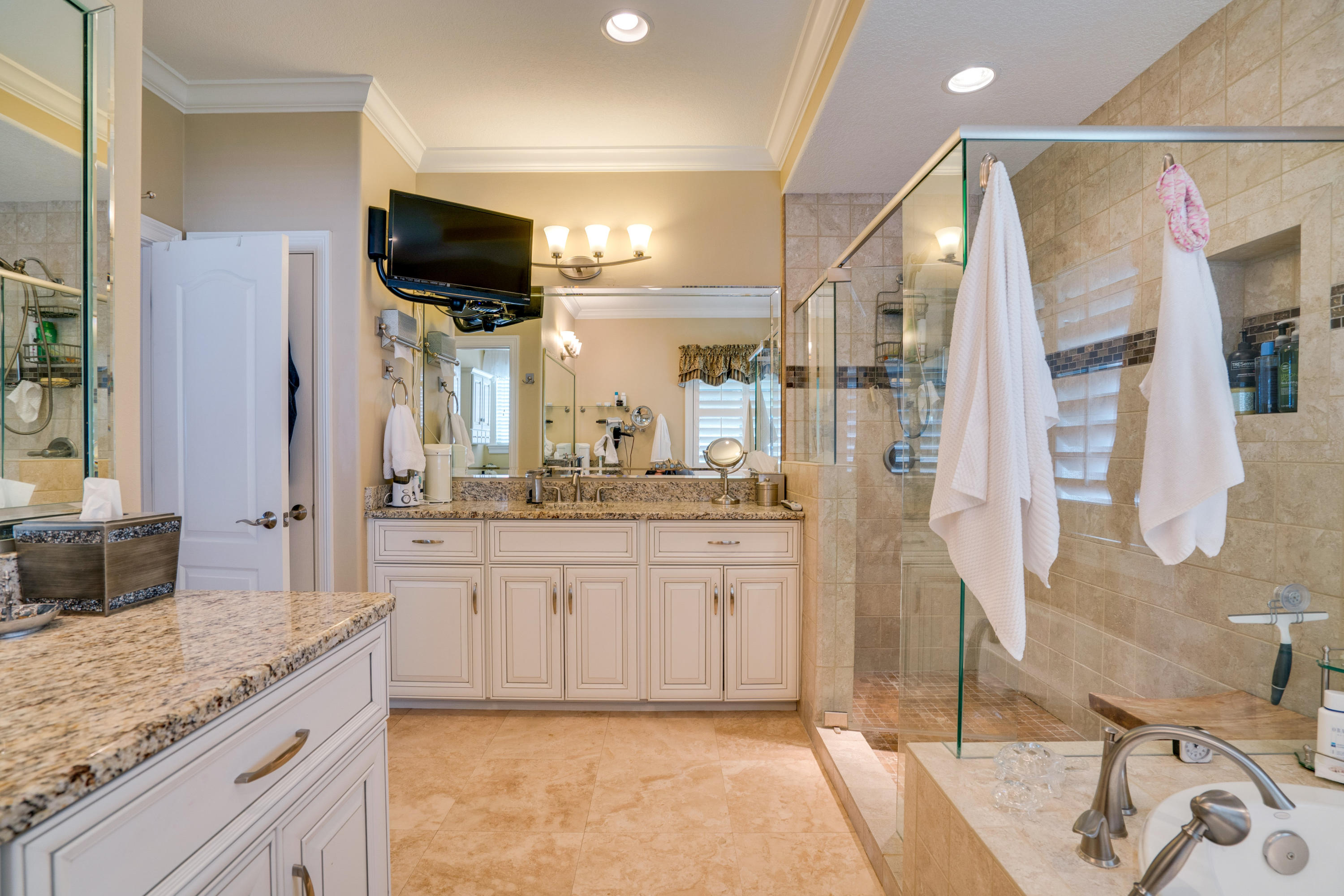 HOLIDAY SHORES ESTATES - Residential