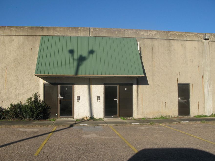 Nice office/warehouse space with 2 offices and restroom and the balance warehouse with 10'x10' roll up door.
