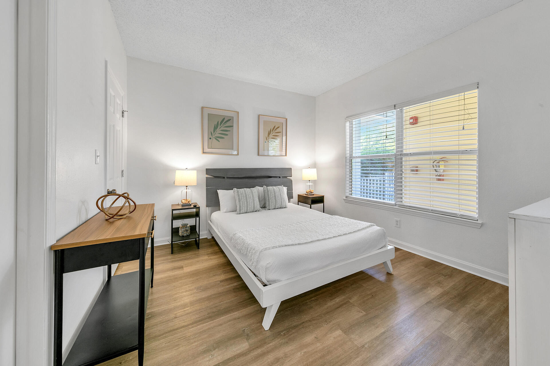 POINTE OF VIEW - Residential