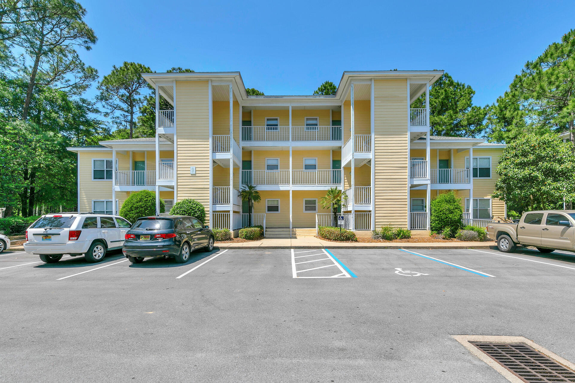 POINTE OF VIEW - Residential