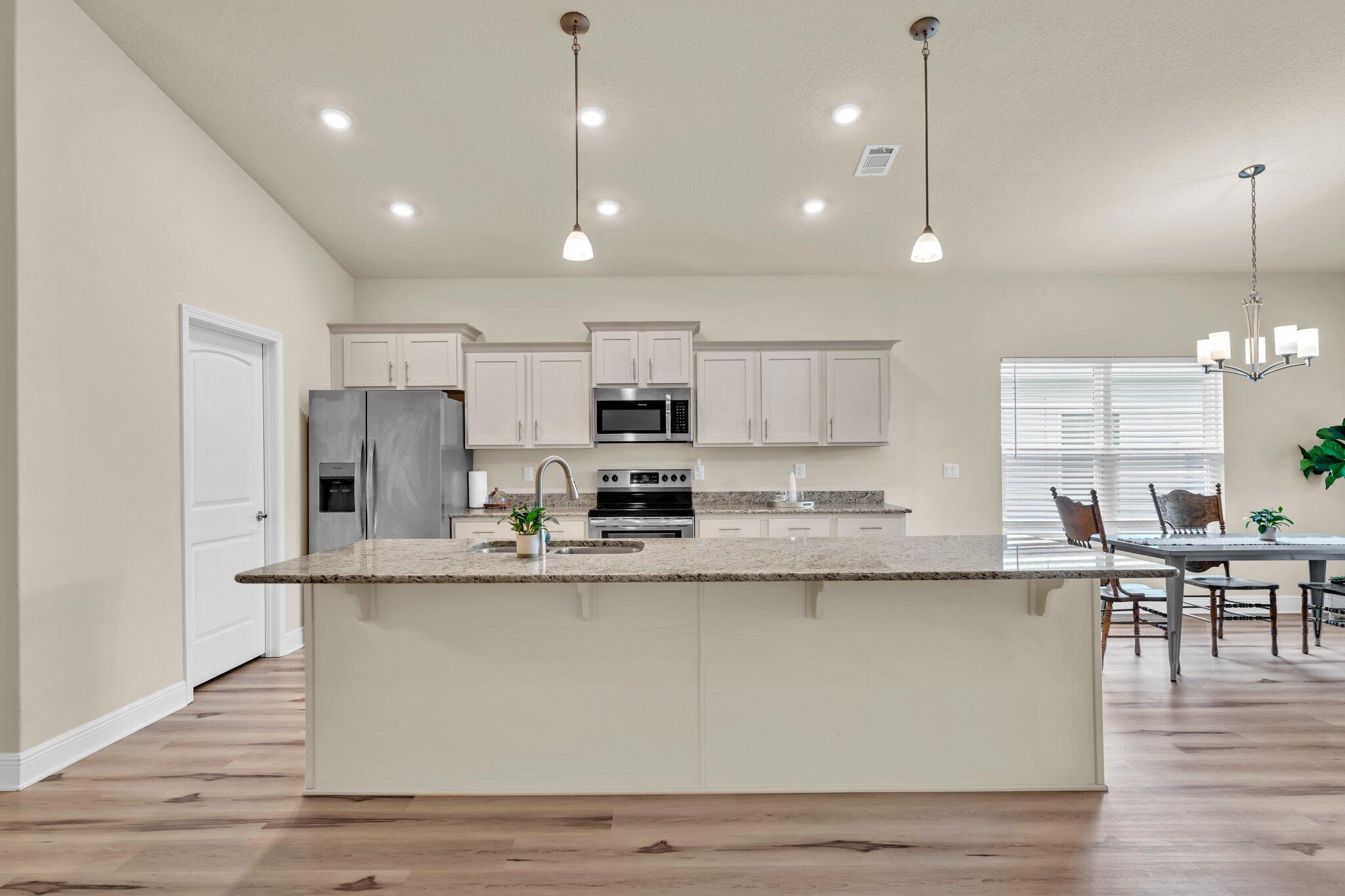 RIVERWALK PH I - Residential Lease