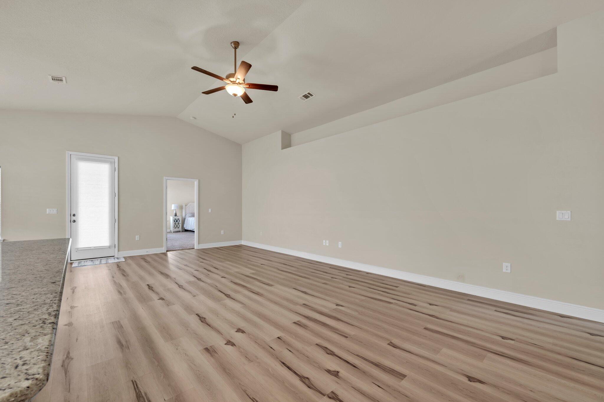 RIVERWALK PH I - Residential Lease
