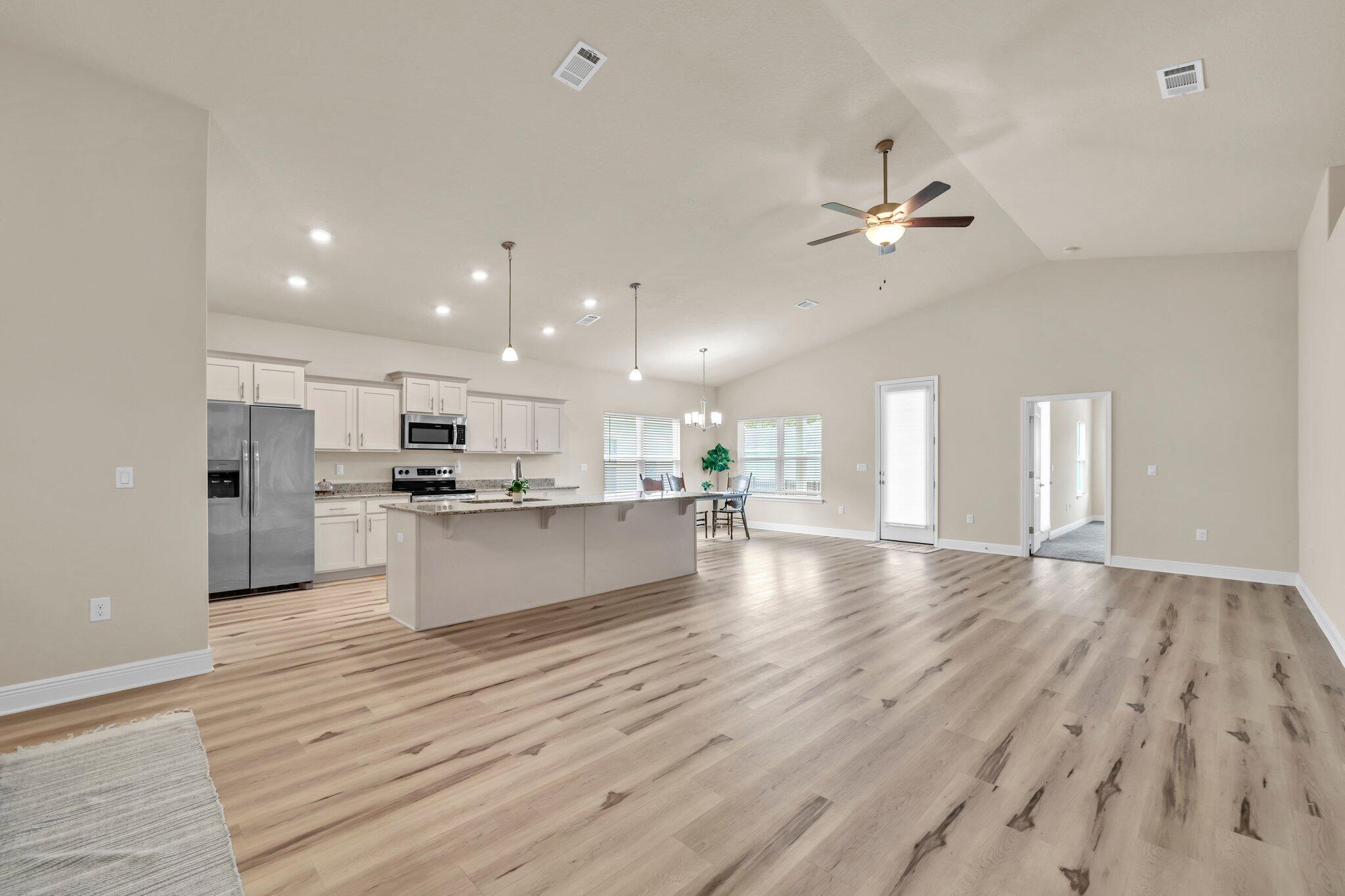 RIVERWALK PH I - Residential Lease