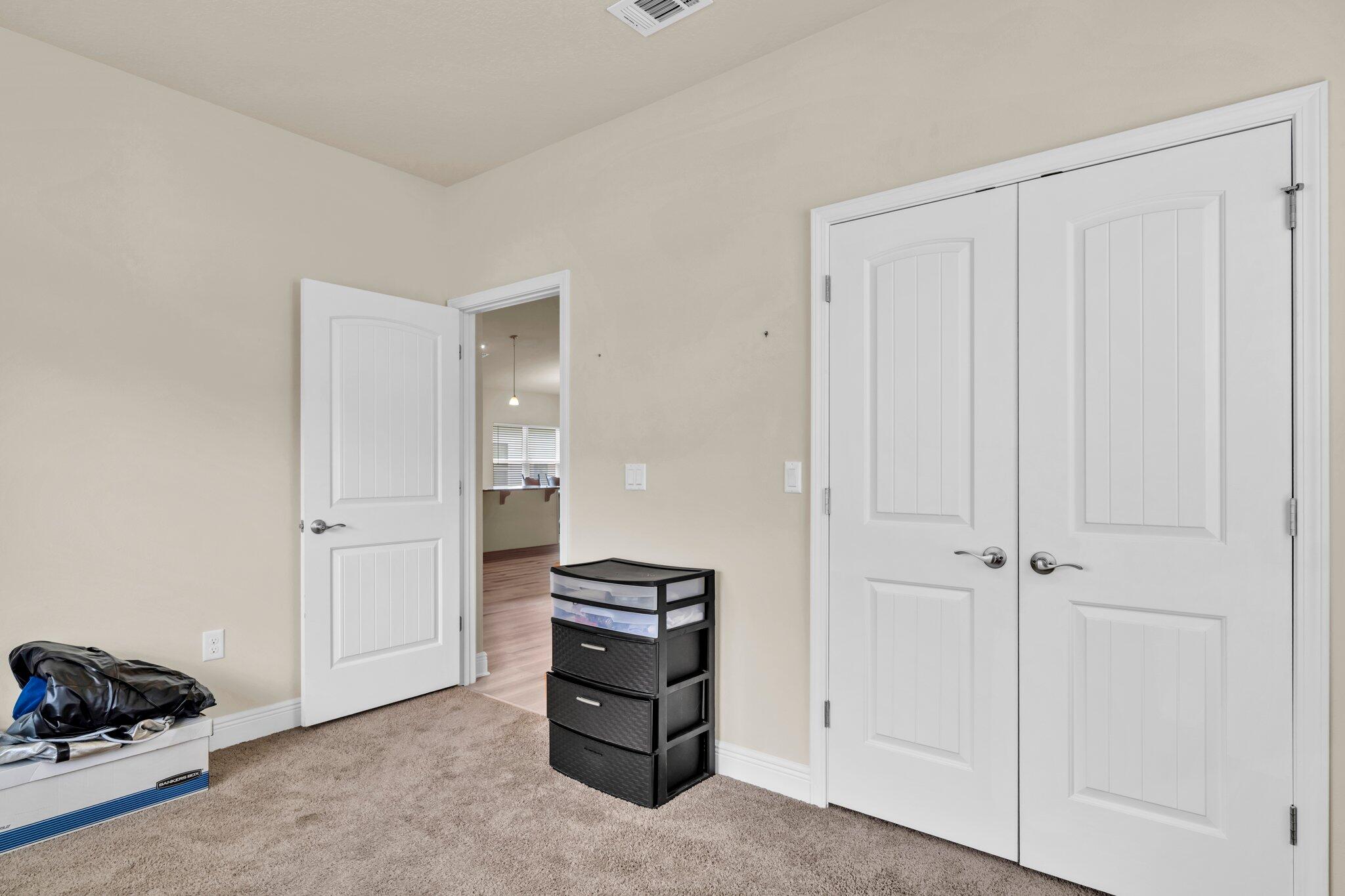 RIVERWALK PH I - Residential Lease