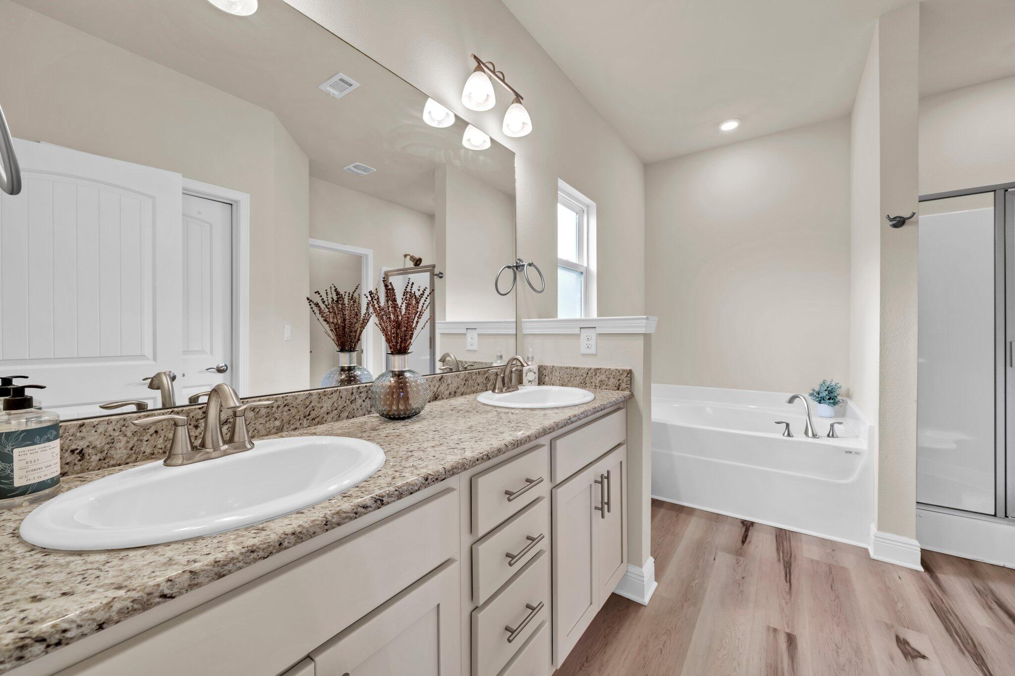 RIVERWALK PH I - Residential Lease