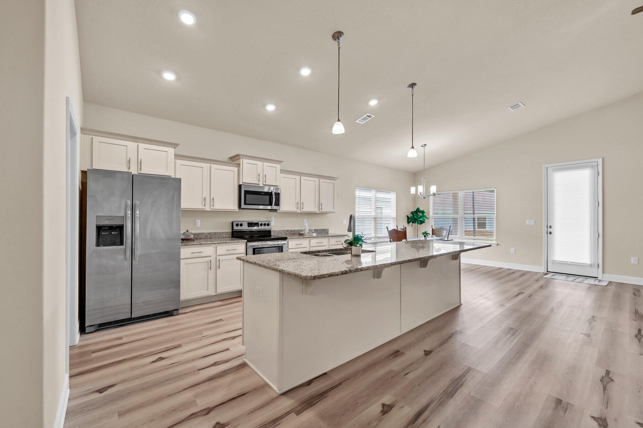 RIVERWALK PH I - Residential Lease