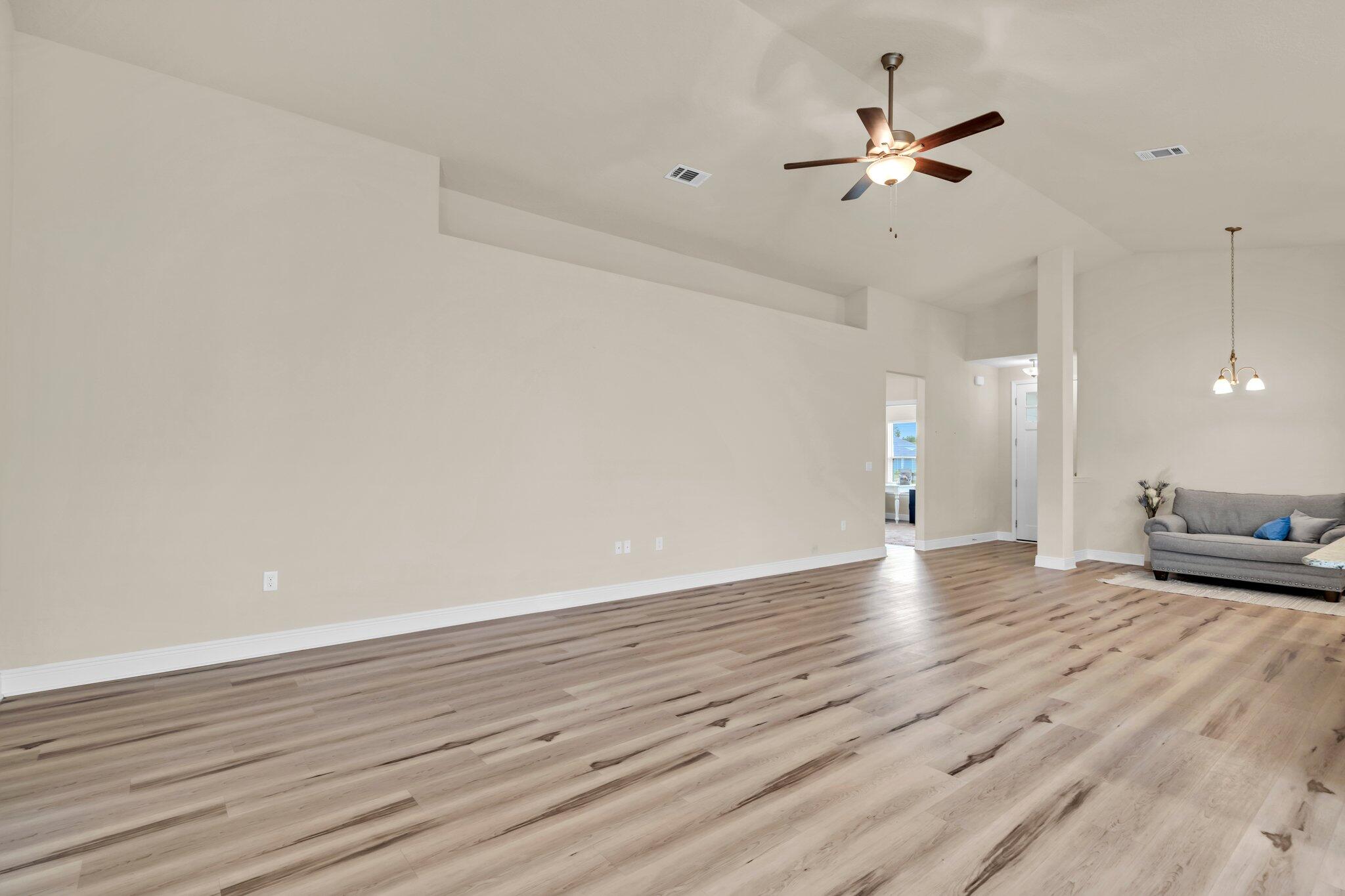 RIVERWALK PH I - Residential Lease