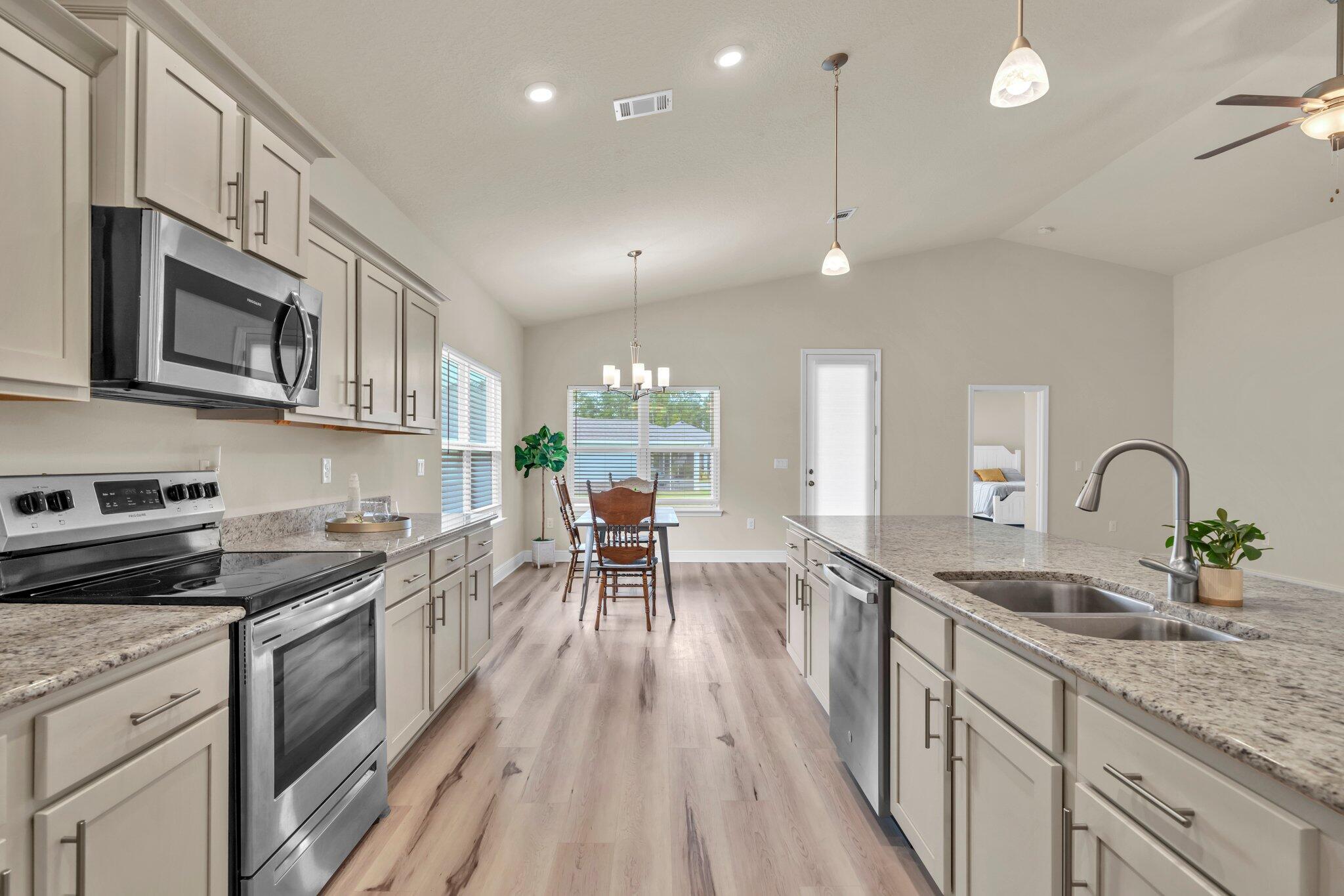RIVERWALK PH I - Residential Lease