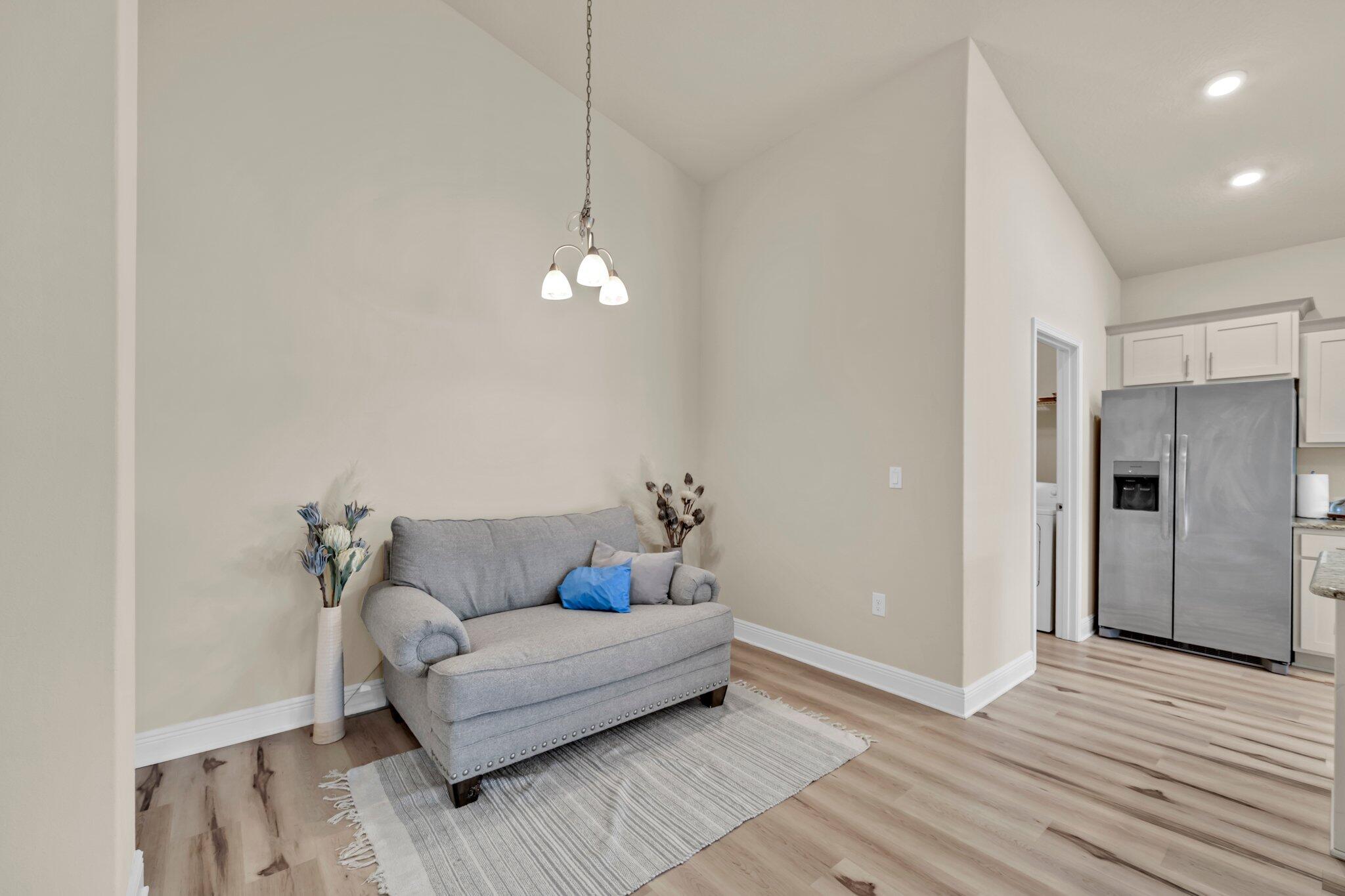 RIVERWALK PH I - Residential Lease