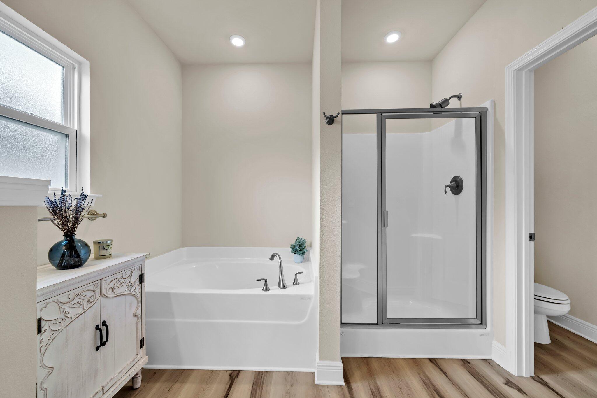 RIVERWALK PH I - Residential Lease