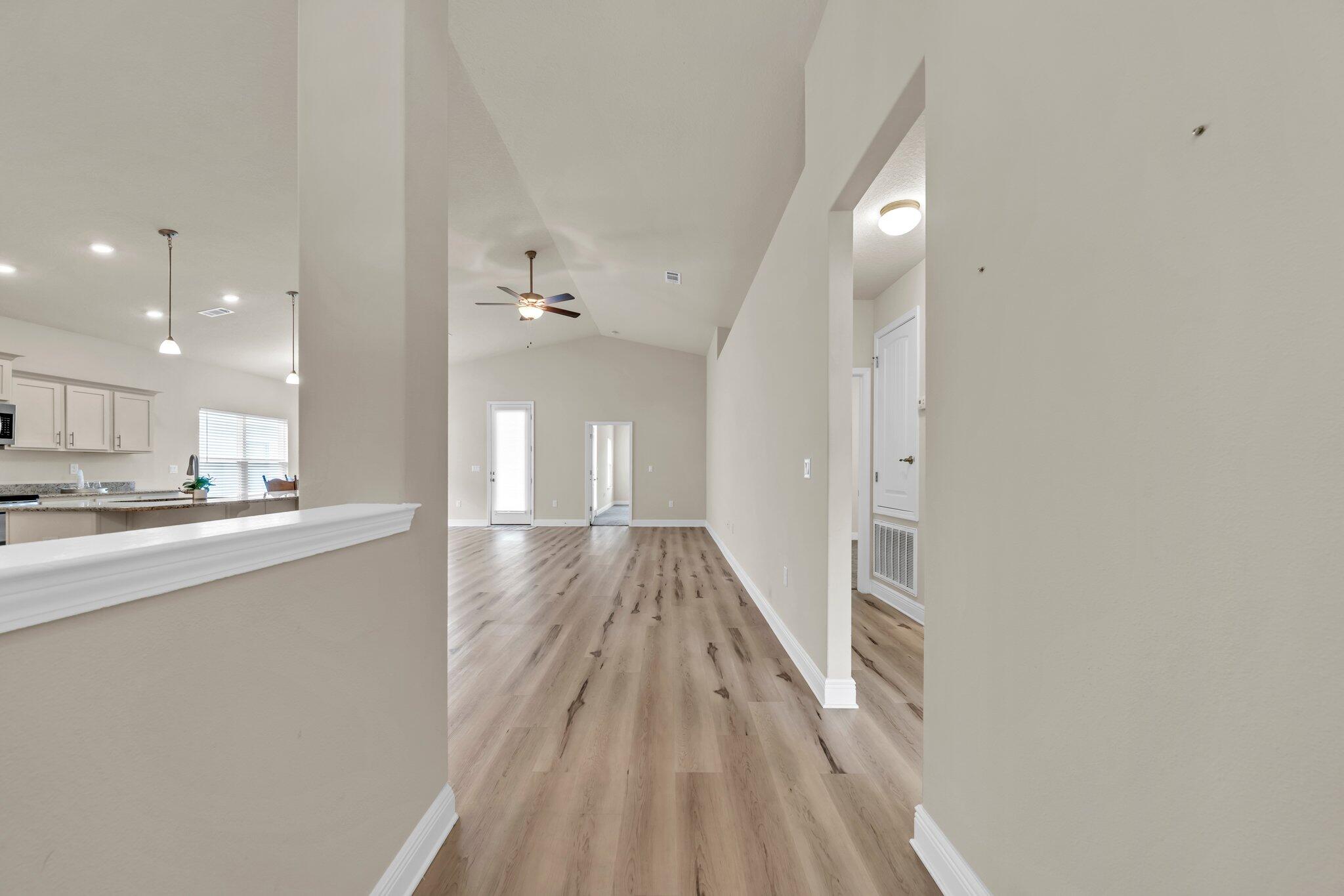 RIVERWALK PH I - Residential Lease