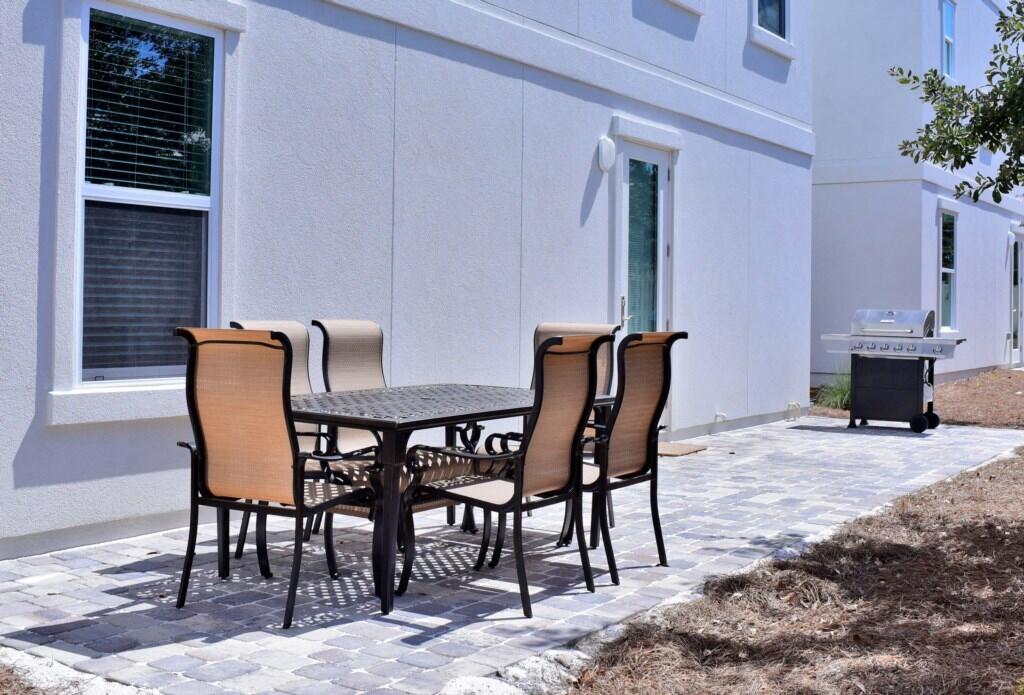 HIDDEN PALMS - Residential