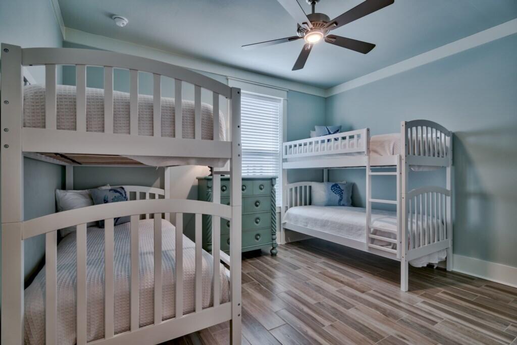 HIDDEN PALMS - Residential