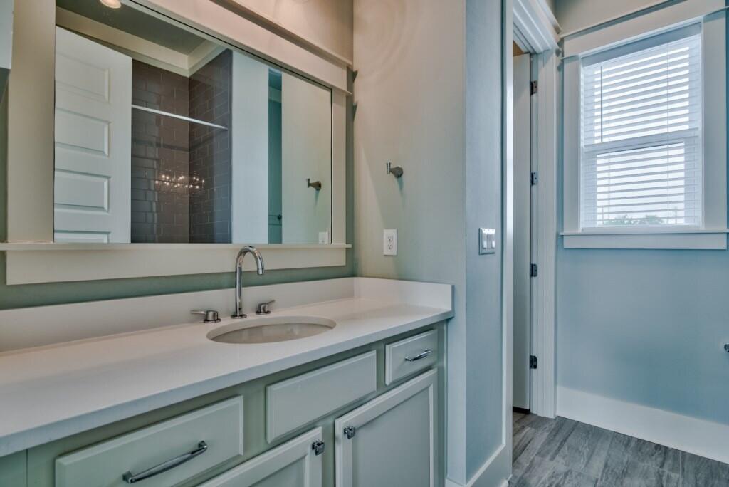 HIDDEN PALMS - Residential