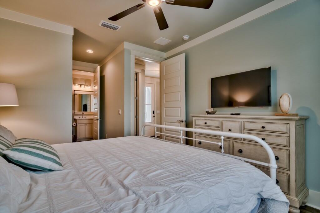 HIDDEN PALMS - Residential