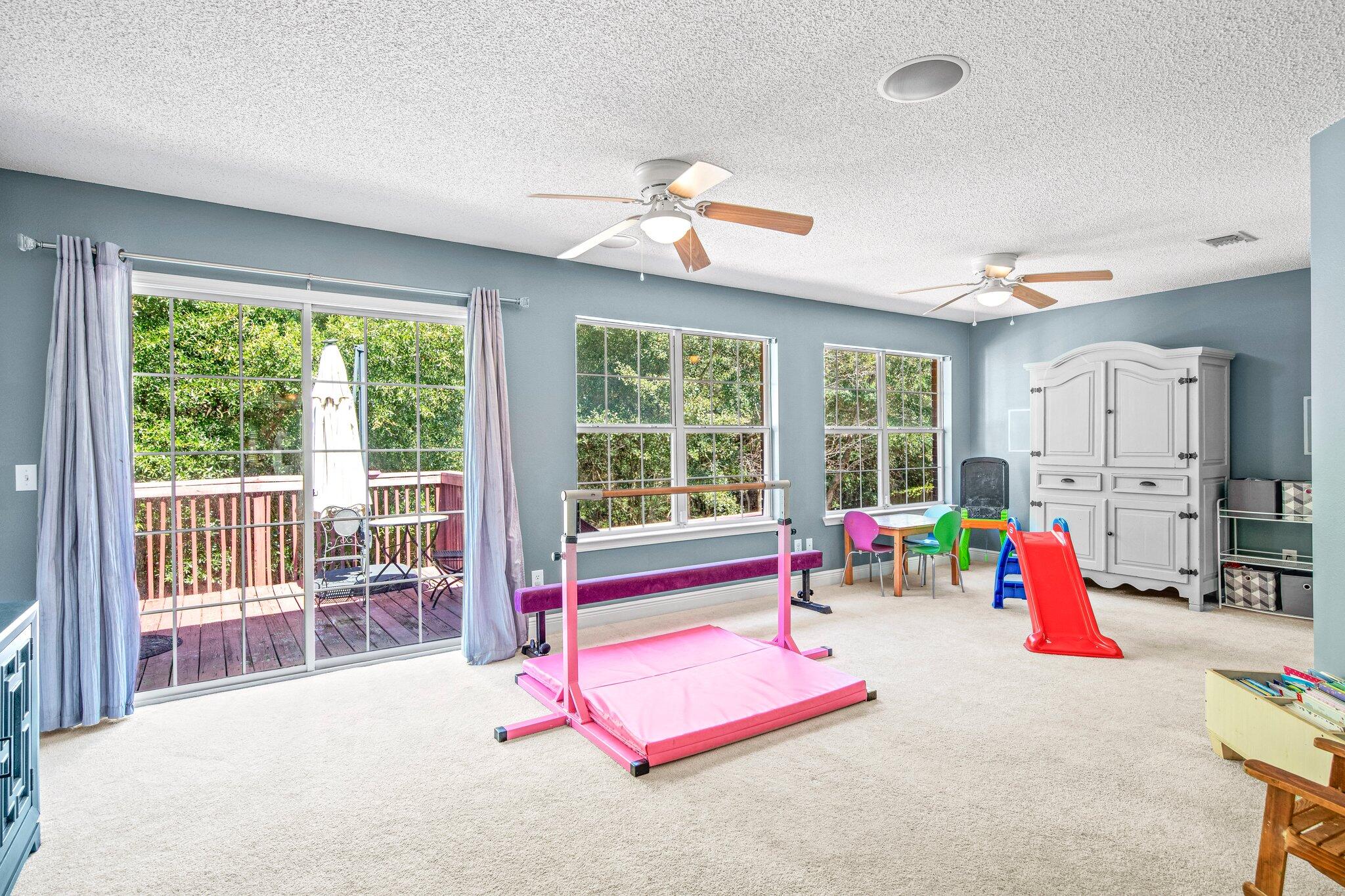 FOX VALLEY - Residential