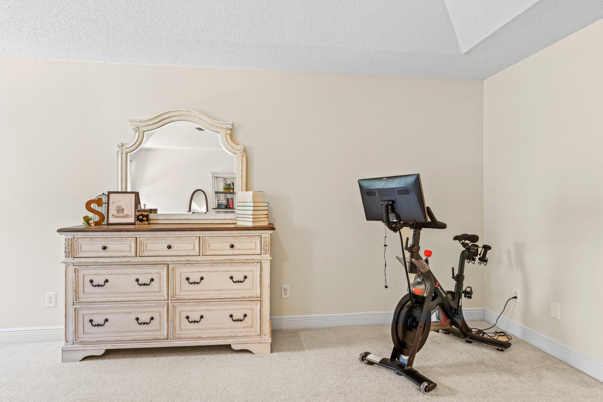 FOX VALLEY - Residential