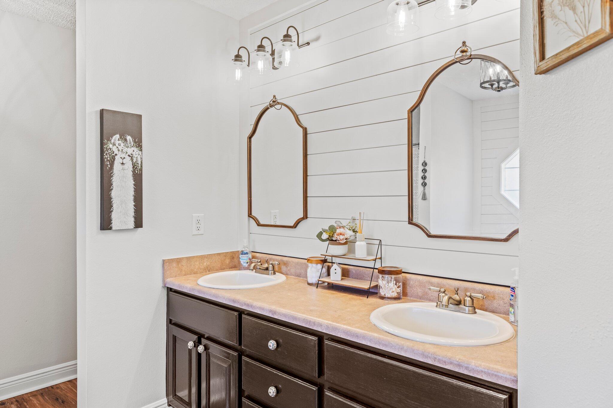 FOX VALLEY - Residential