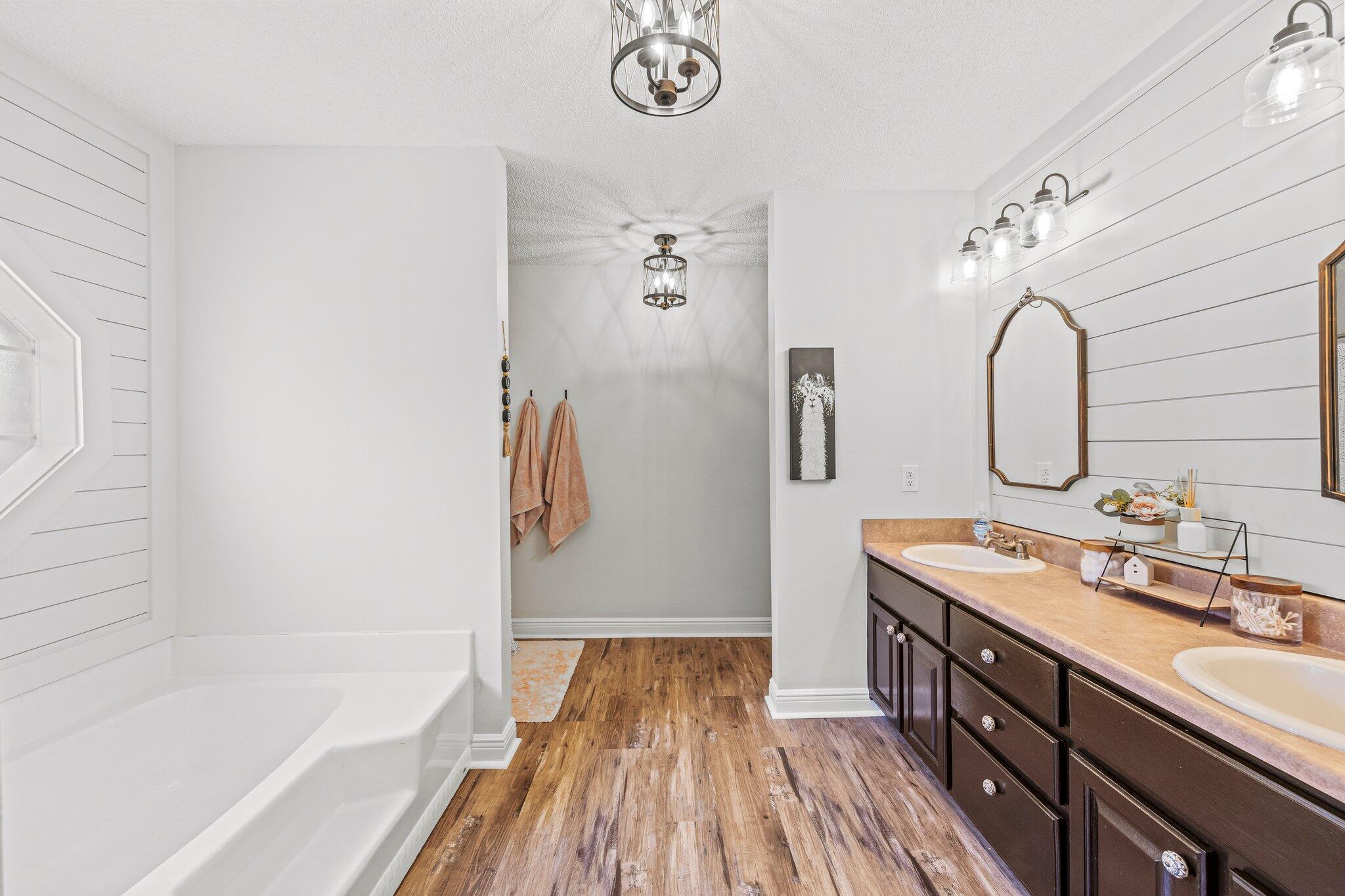 FOX VALLEY - Residential