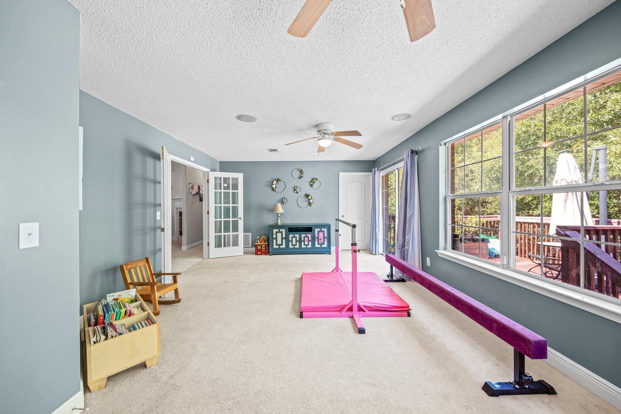 FOX VALLEY - Residential