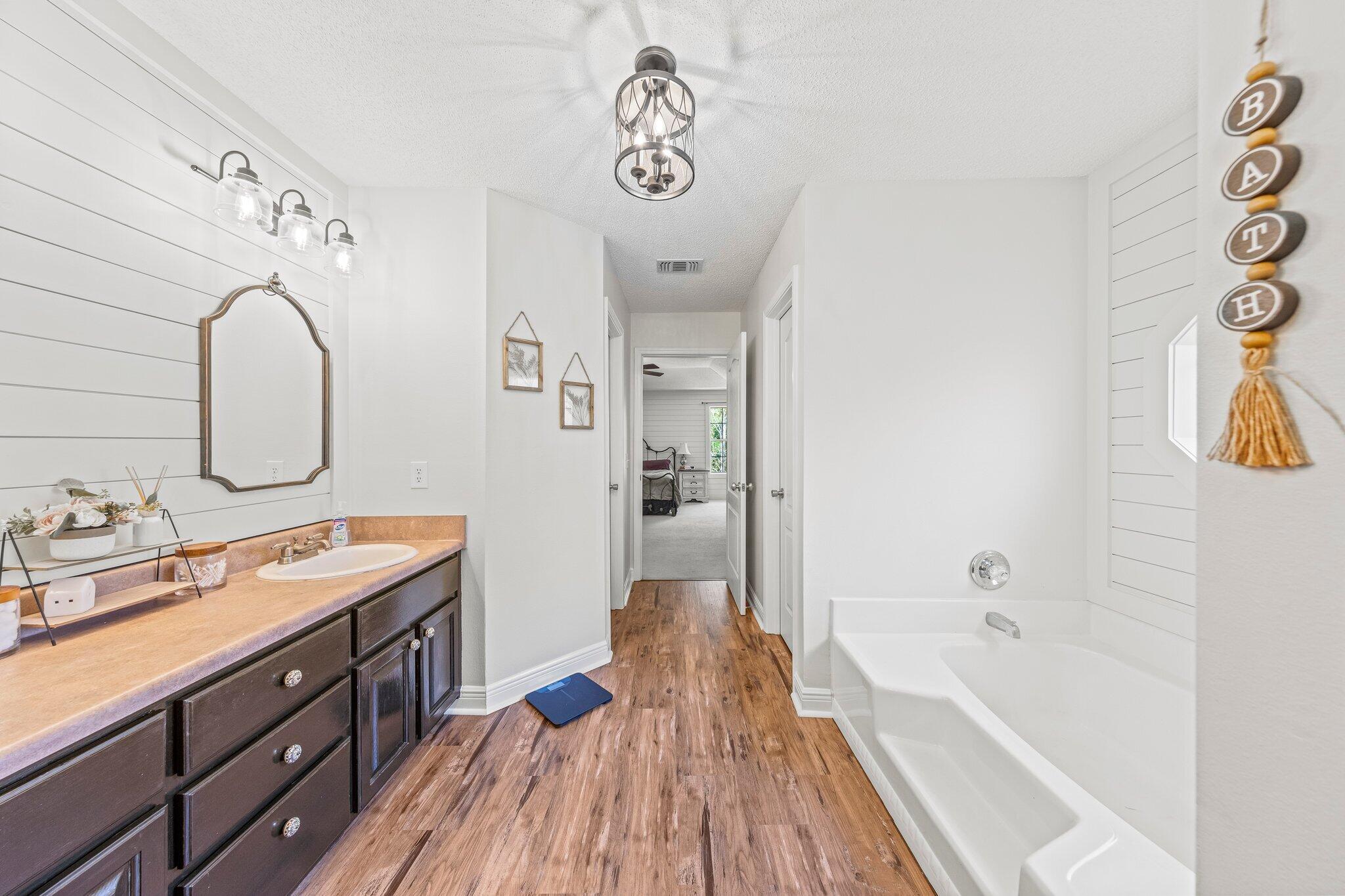FOX VALLEY - Residential