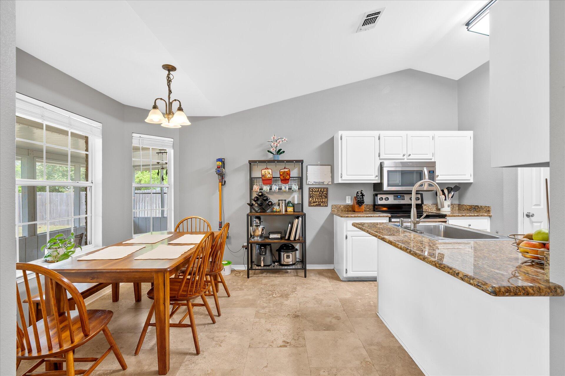 HOLLEY BY THE SEA - Residential