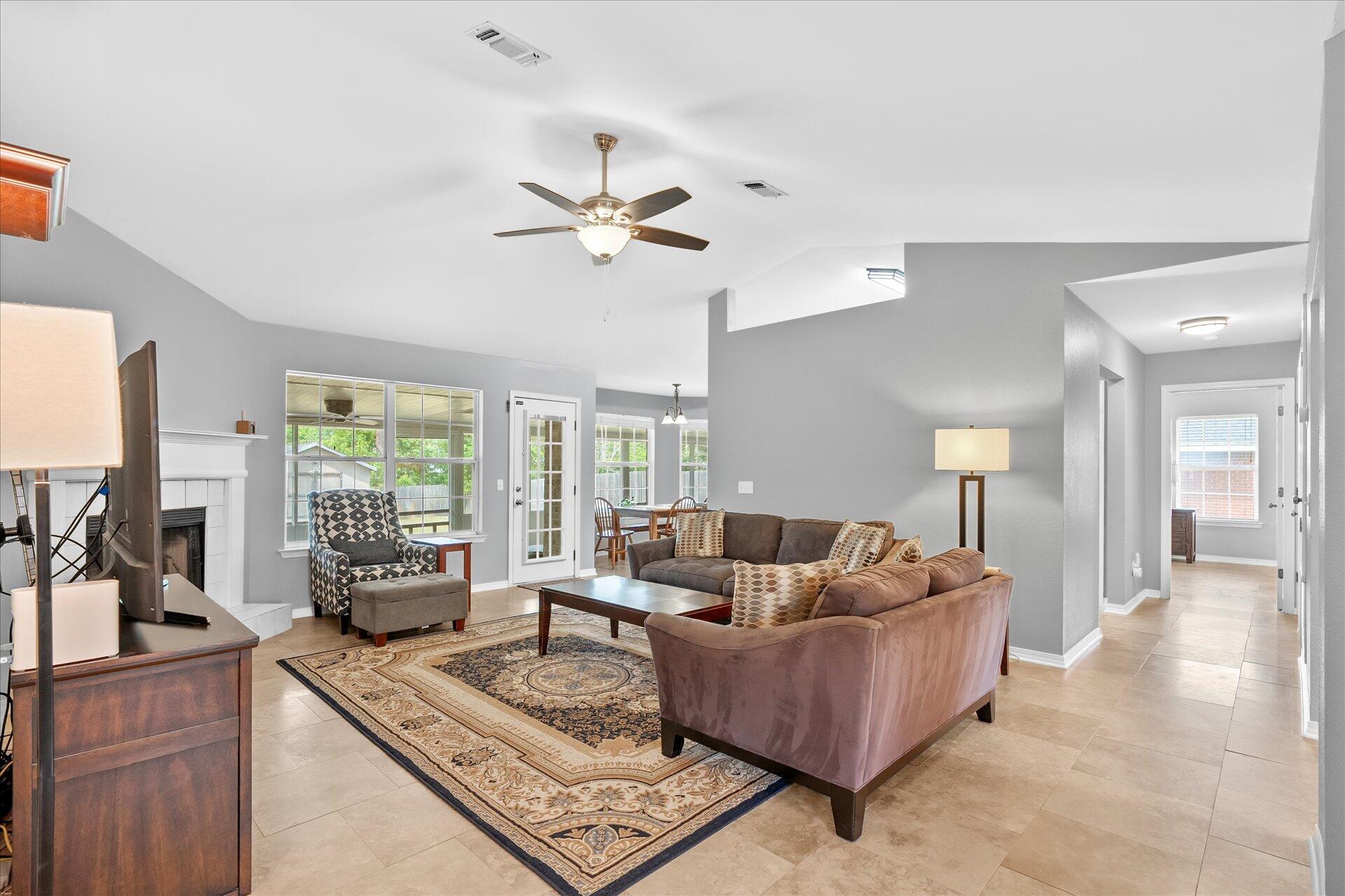 HOLLEY BY THE SEA - Residential