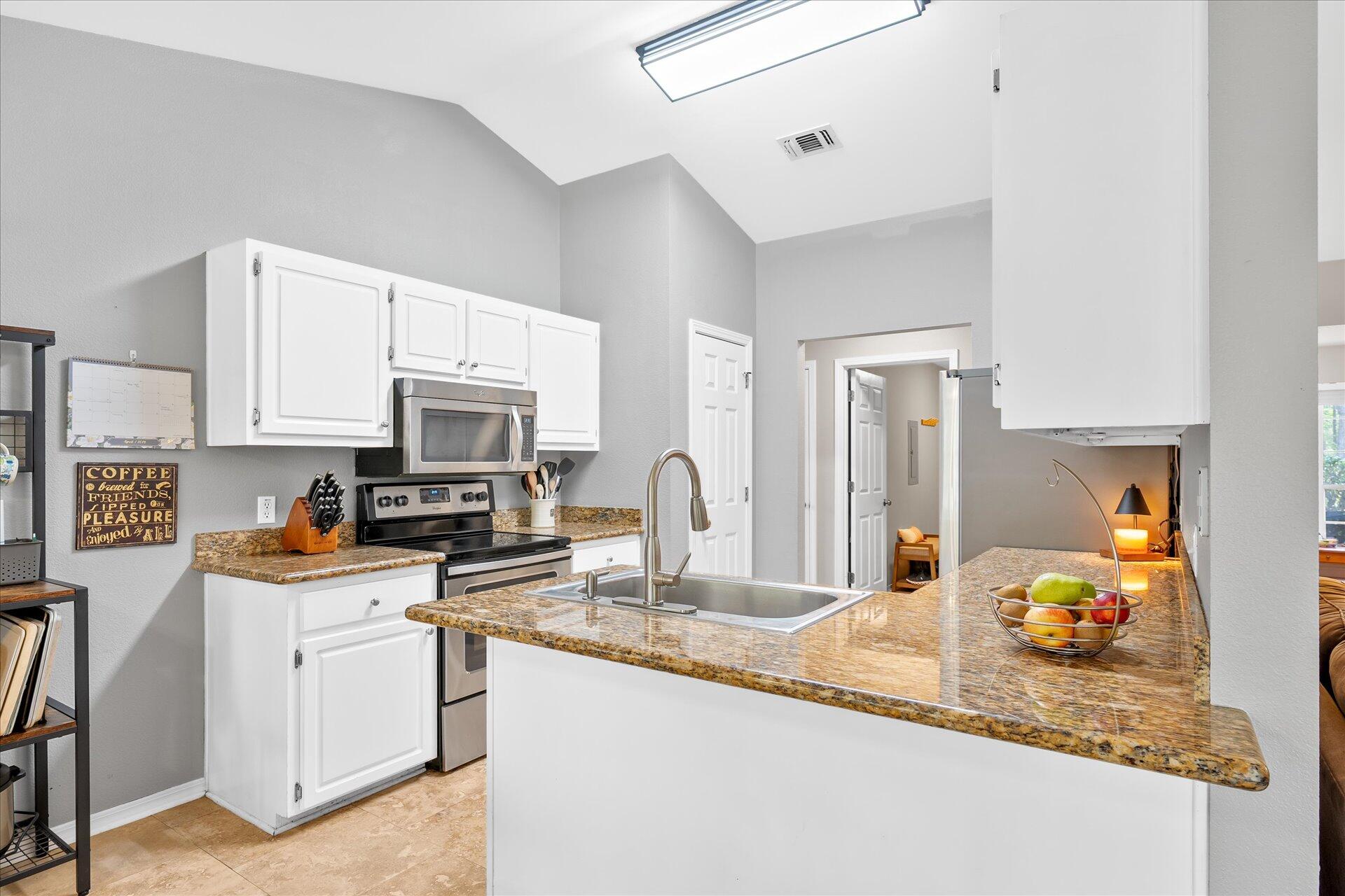 HOLLEY BY THE SEA - Residential