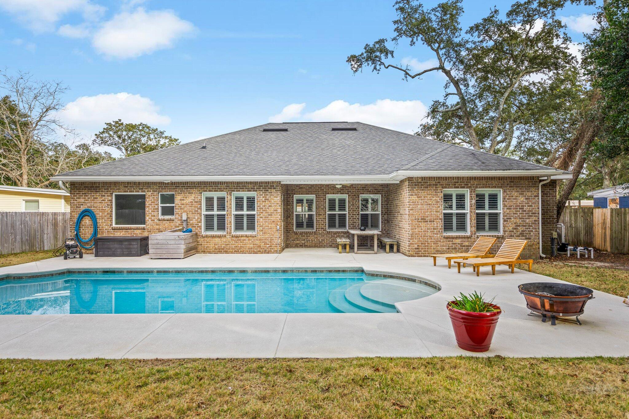 GARNIERS BEACH 2ND - Residential Lease