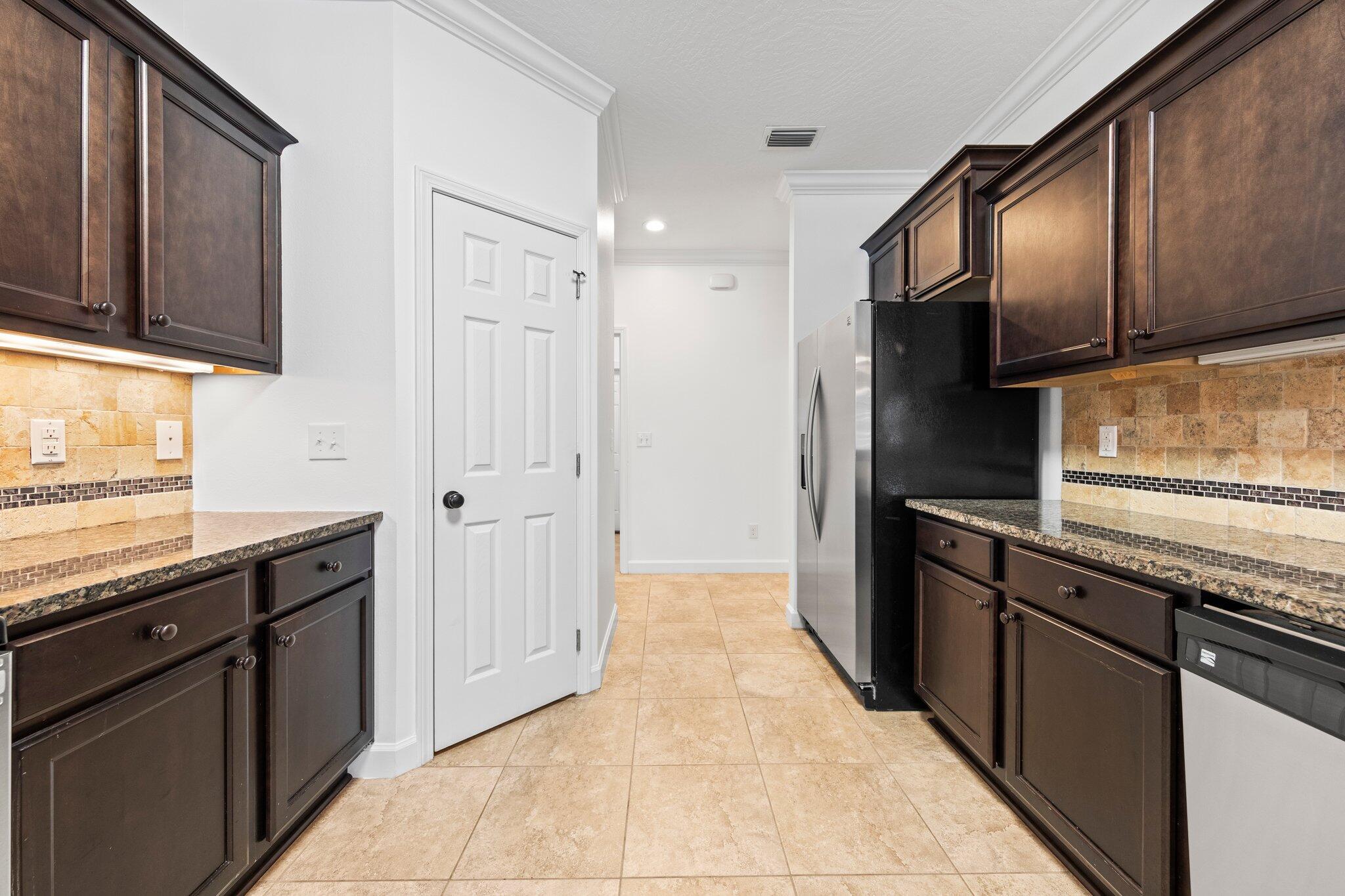 GARNIERS BEACH 2ND - Residential Lease