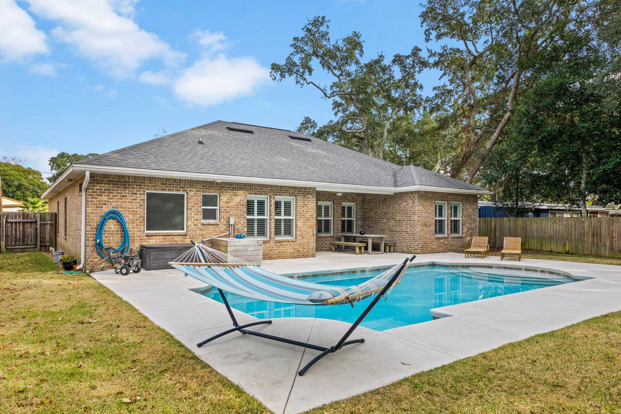 GARNIERS BEACH 2ND - Residential Lease