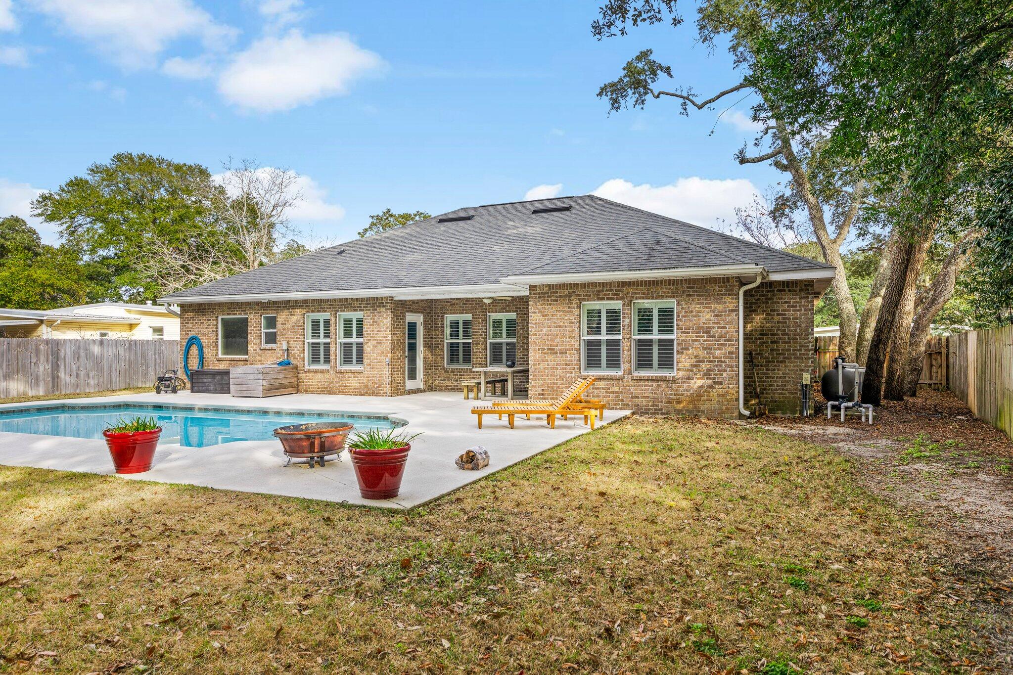 GARNIERS BEACH 2ND - Residential Lease