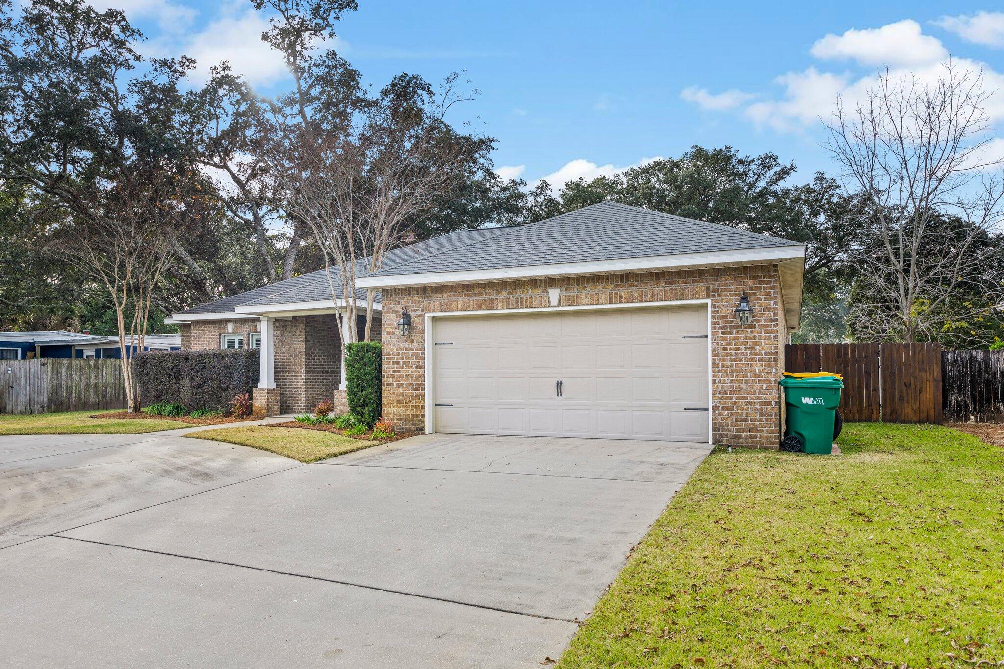 GARNIERS BEACH 2ND - Residential Lease