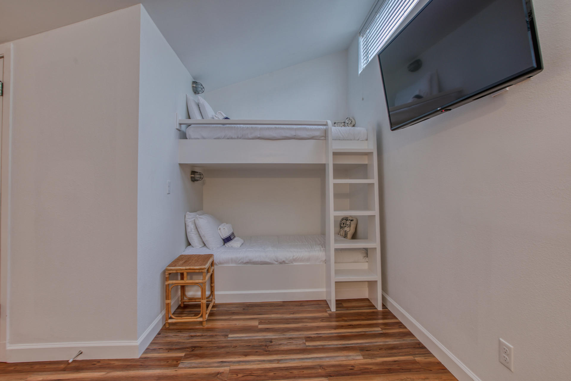 BLUE MOUNTAIN VILLAS CONDO - Residential