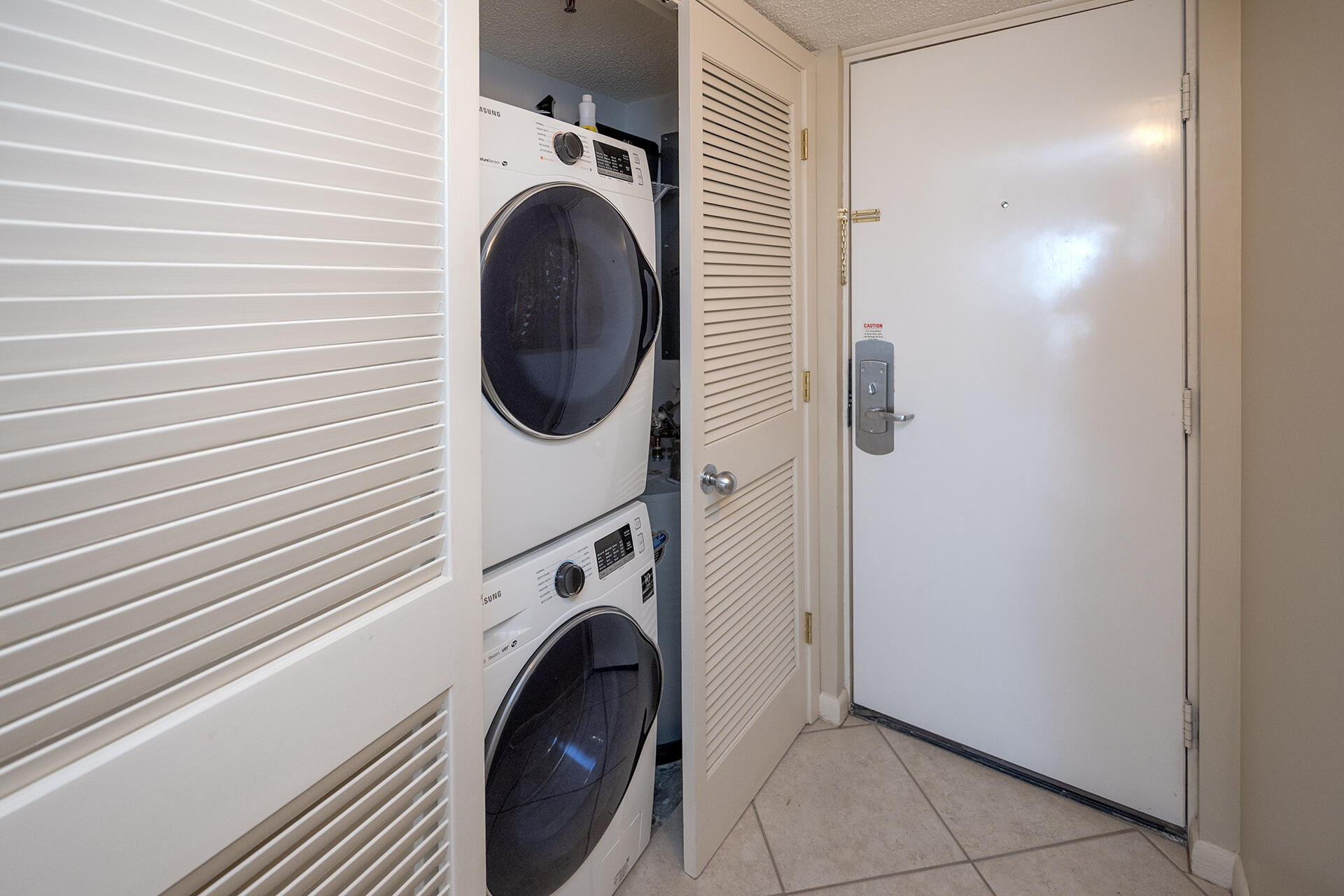 MAINSAIL CONDO PH 5 - Residential