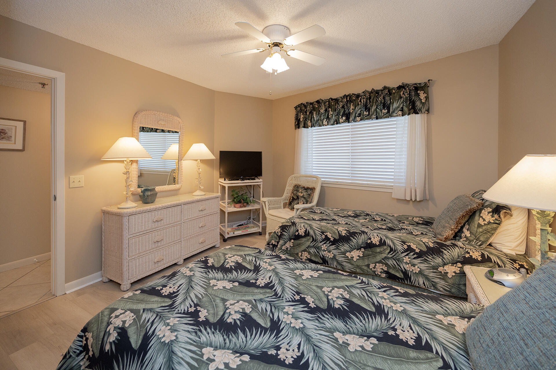 MAINSAIL CONDO PH 5 - Residential