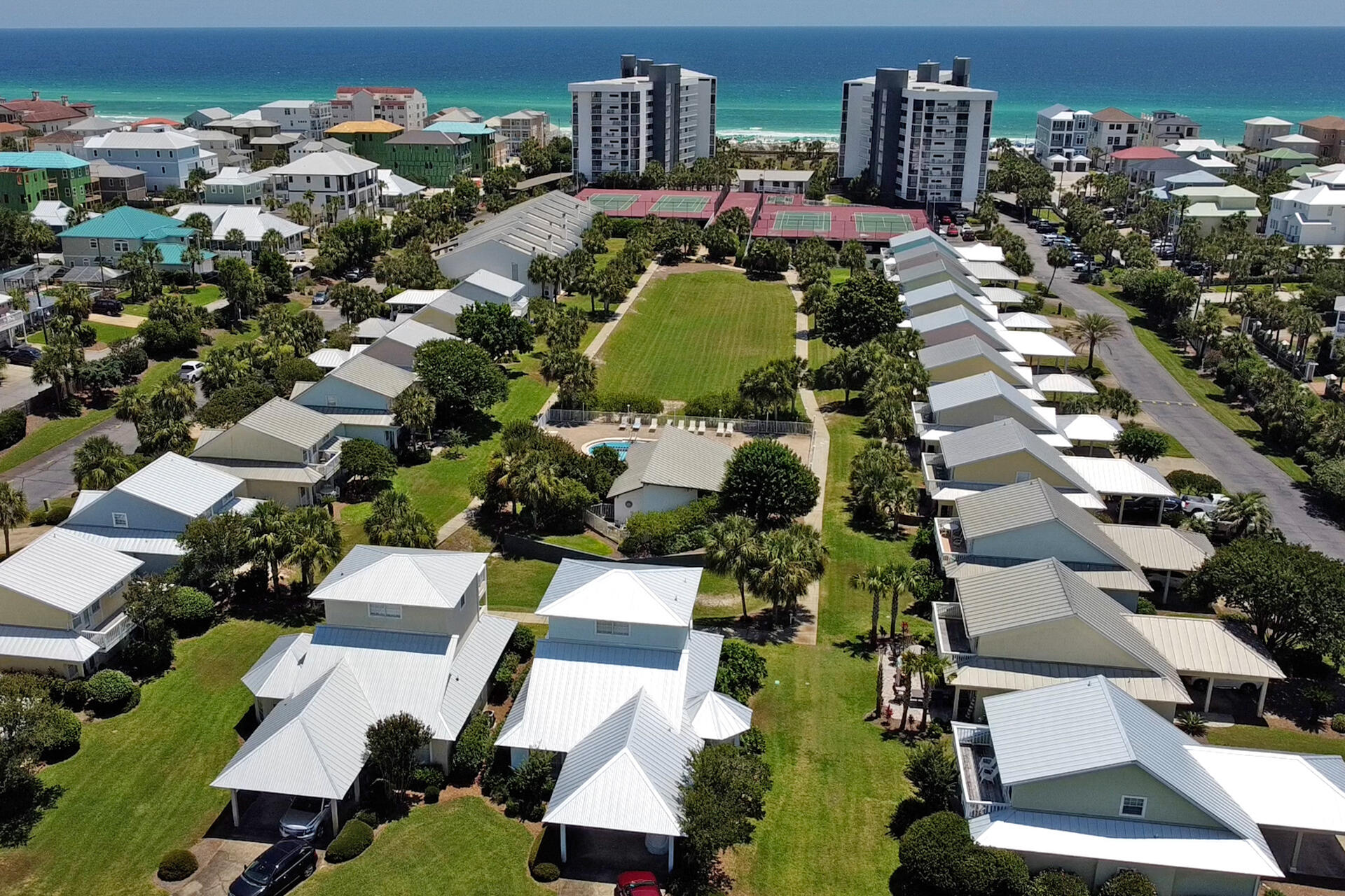 MAINSAIL CONDO PH 5 - Residential