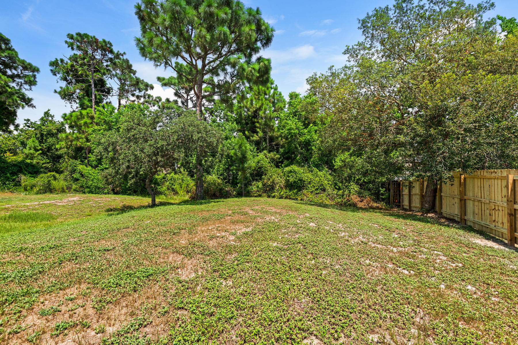 TOWN OF VILLA TASSO - Residential