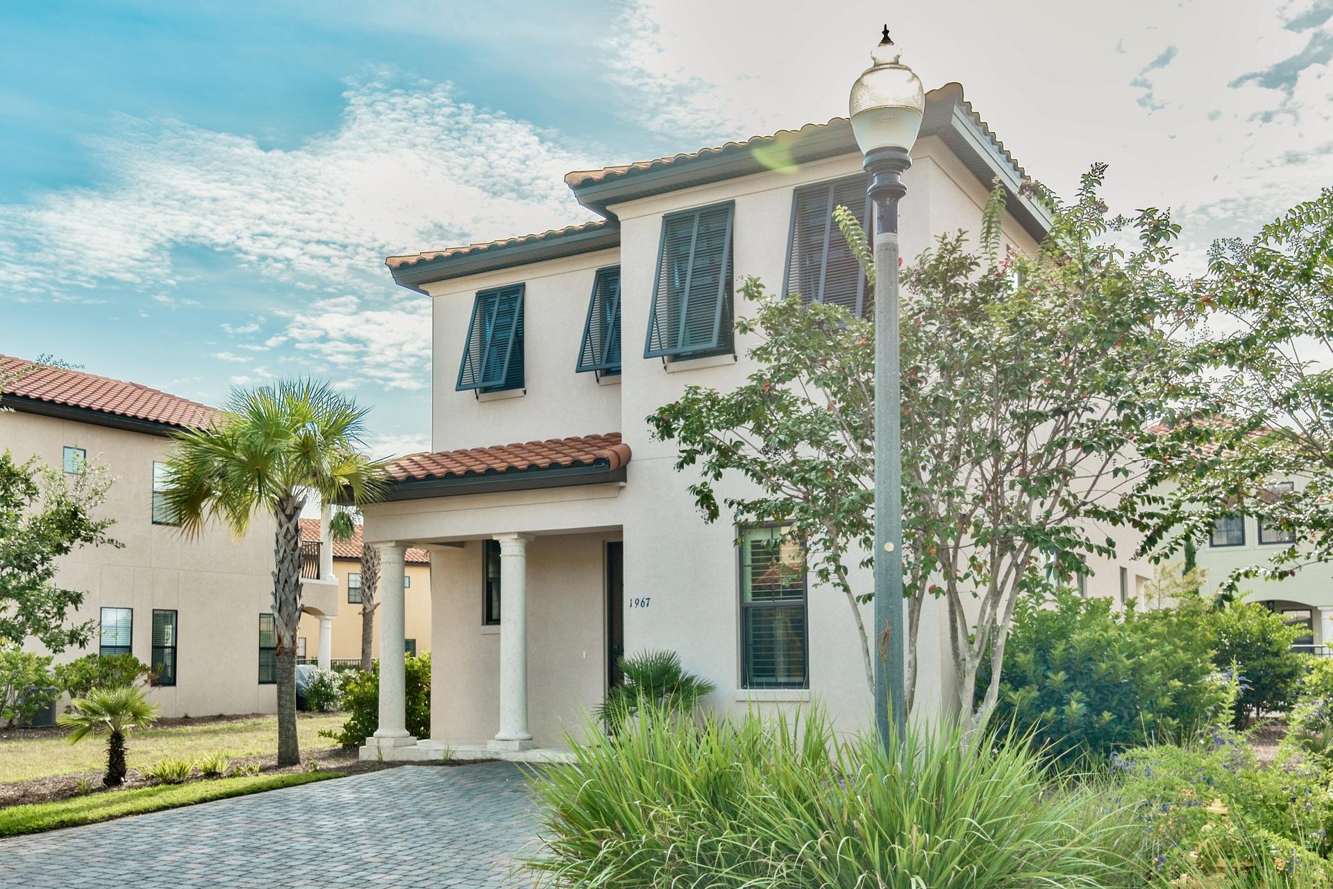 VILLA LAGO - Residential