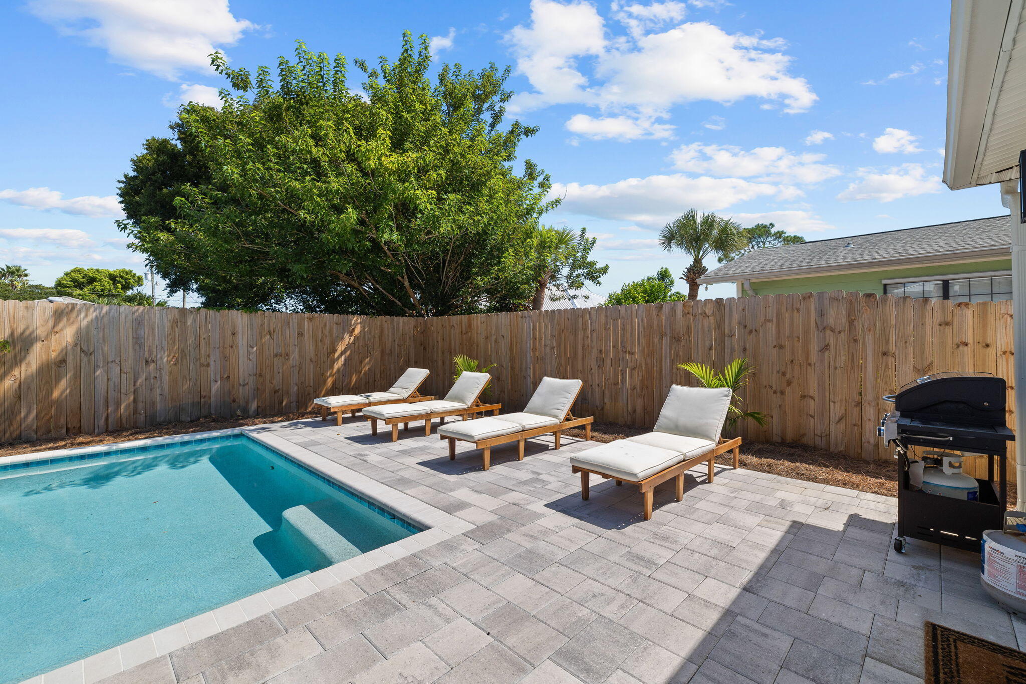 21516 Dolphin Avenue