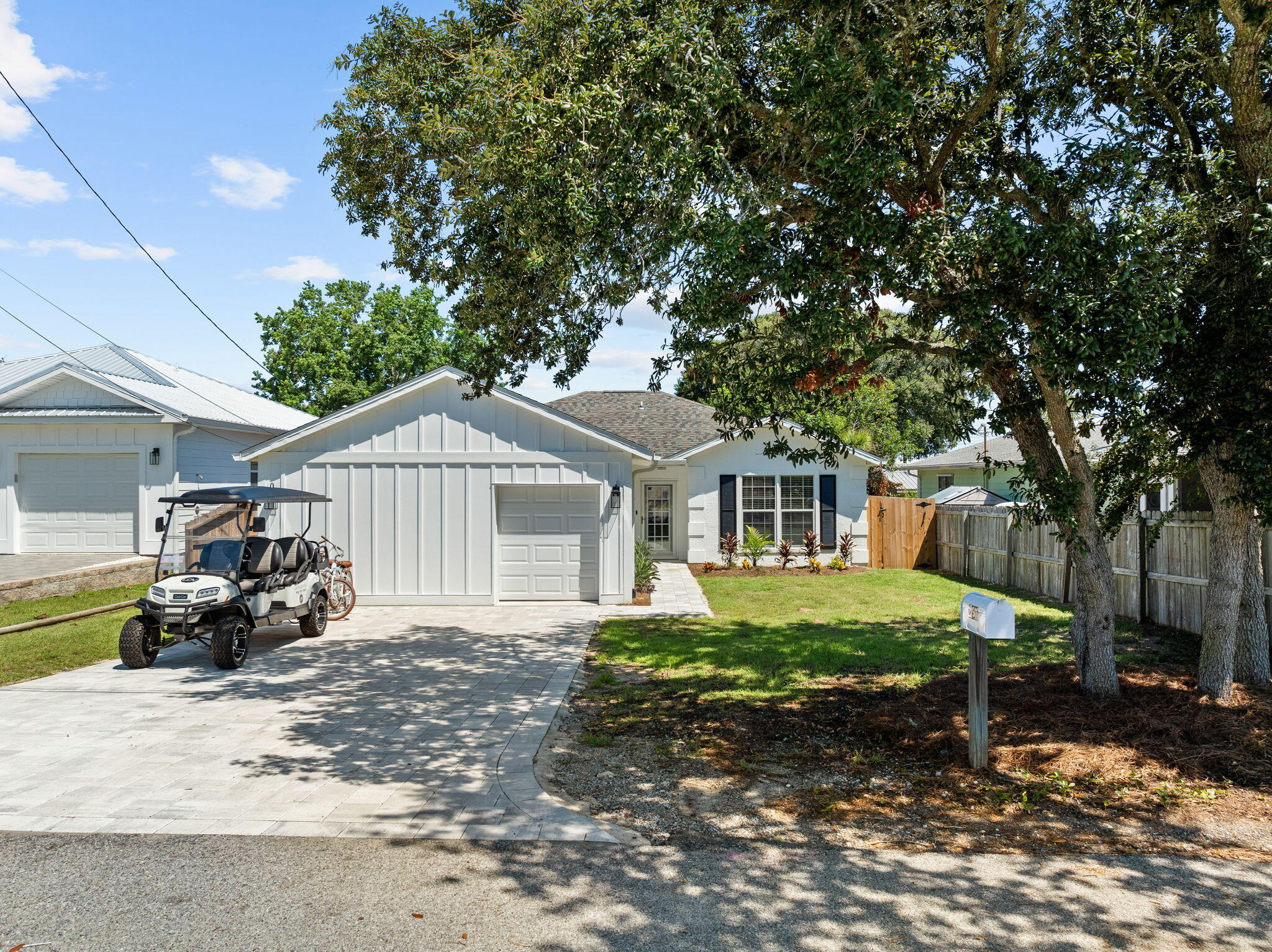 RIVIERA BEACH - Residential