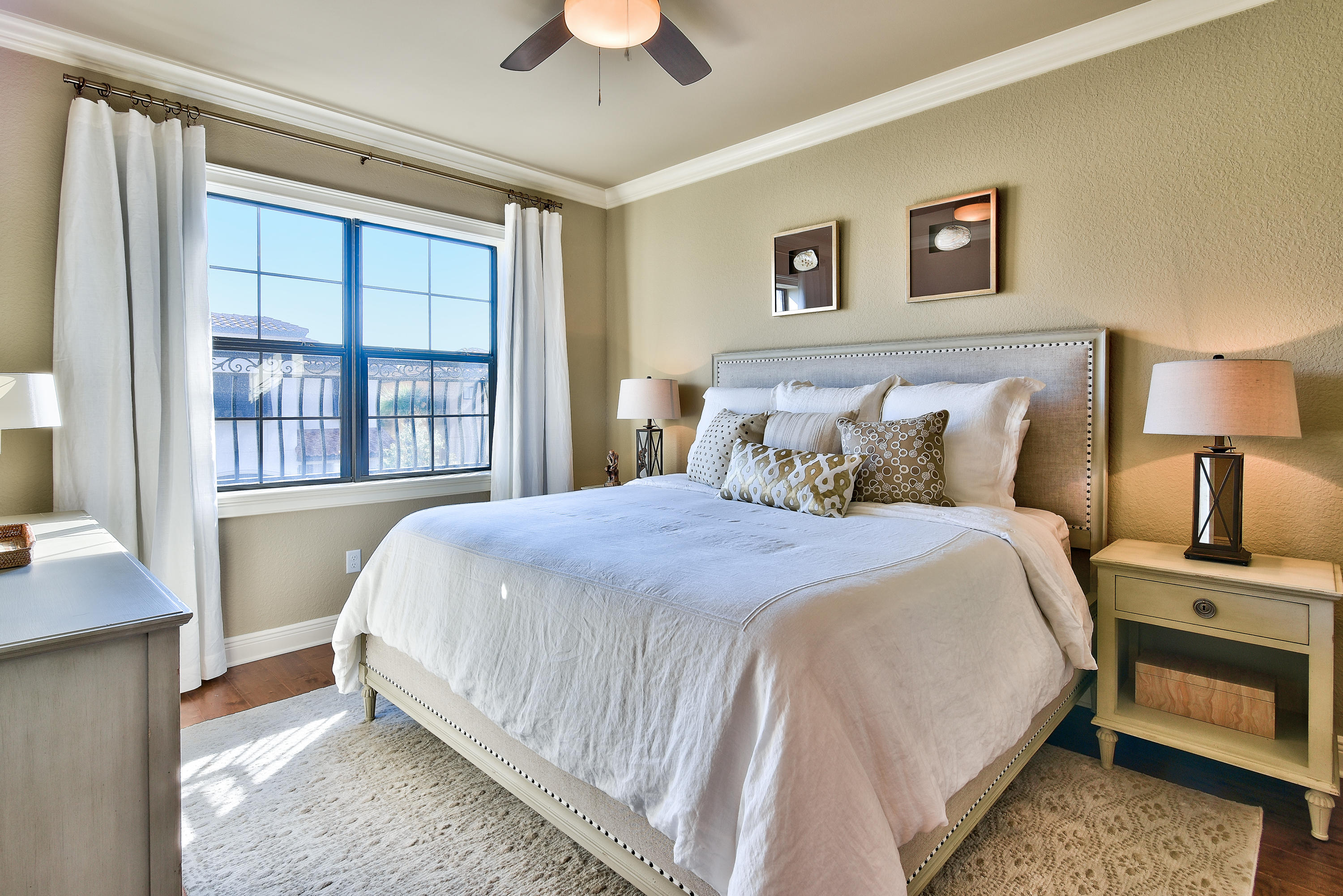 Villa Lago - Residential