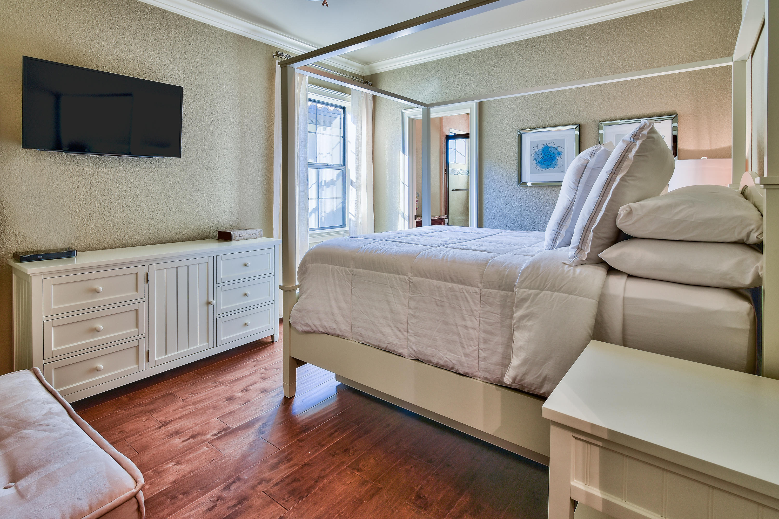 Villa Lago - Residential