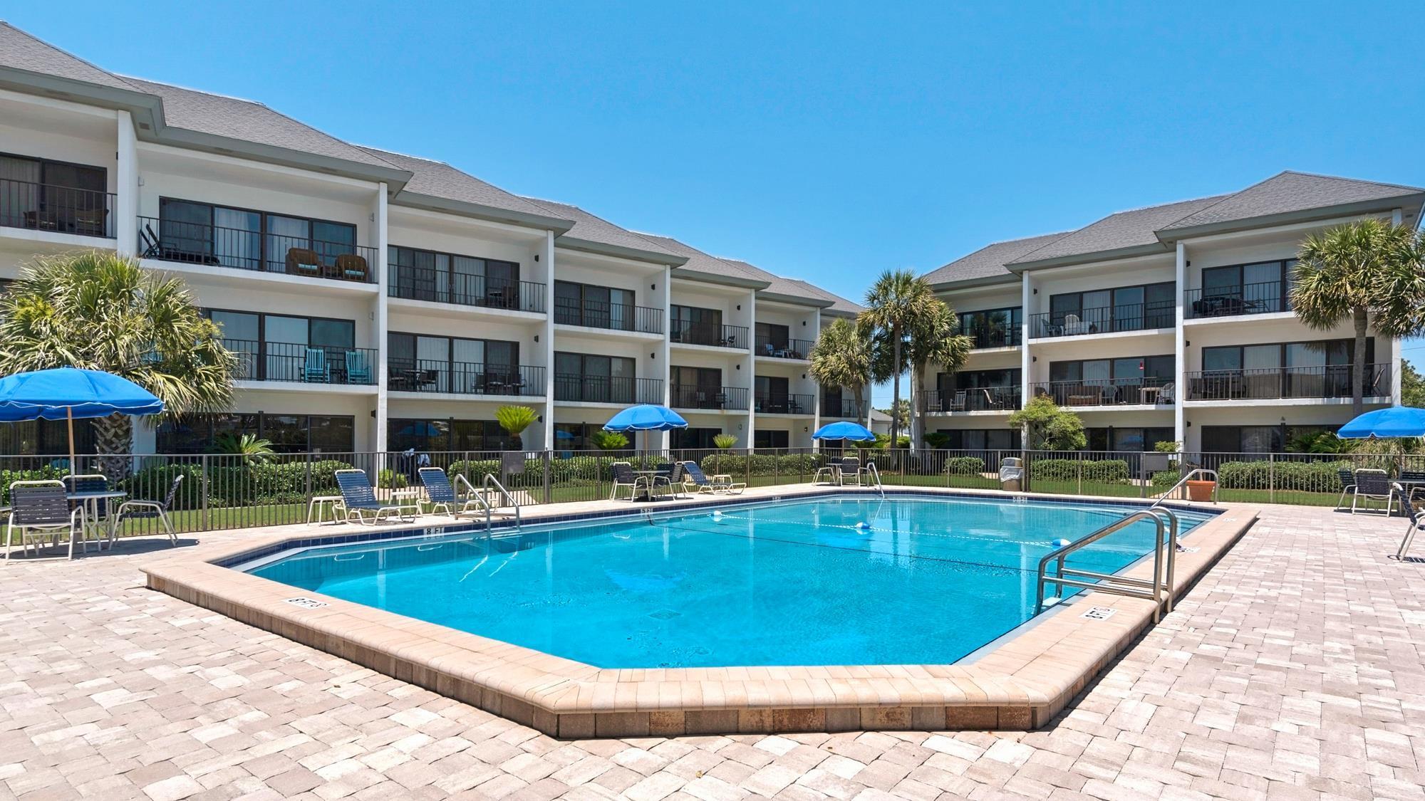 EMERALD HILL CONDO PH 3 - Residential